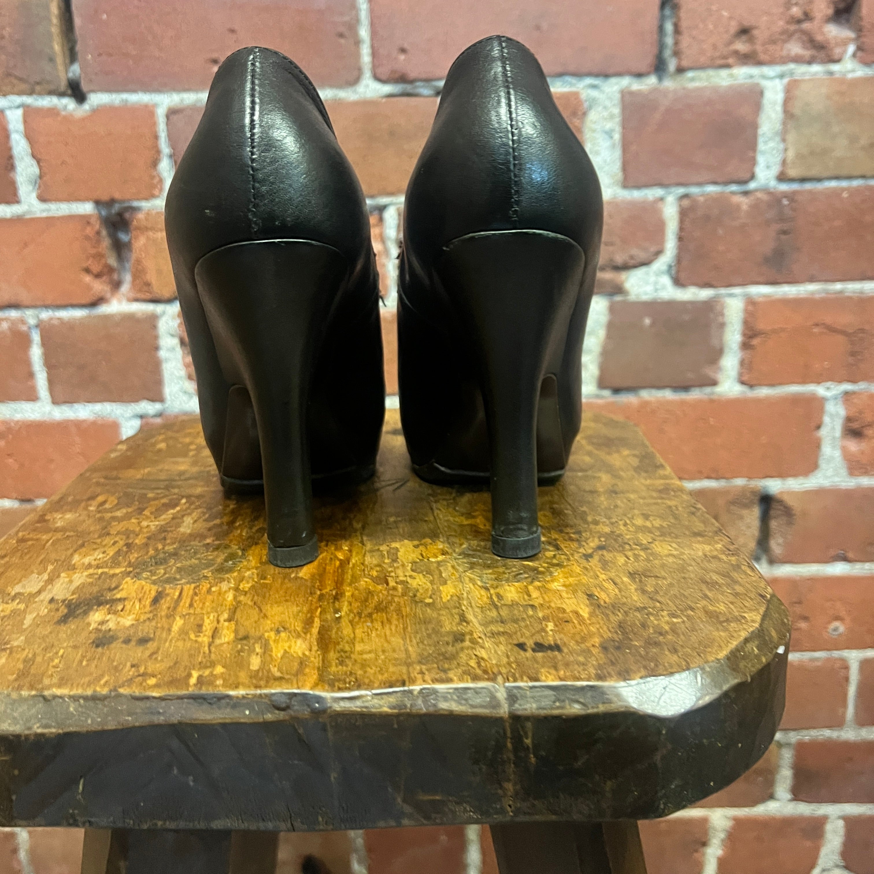 VIVIENNE WESTWOOD 1990's wool and leather heels 37