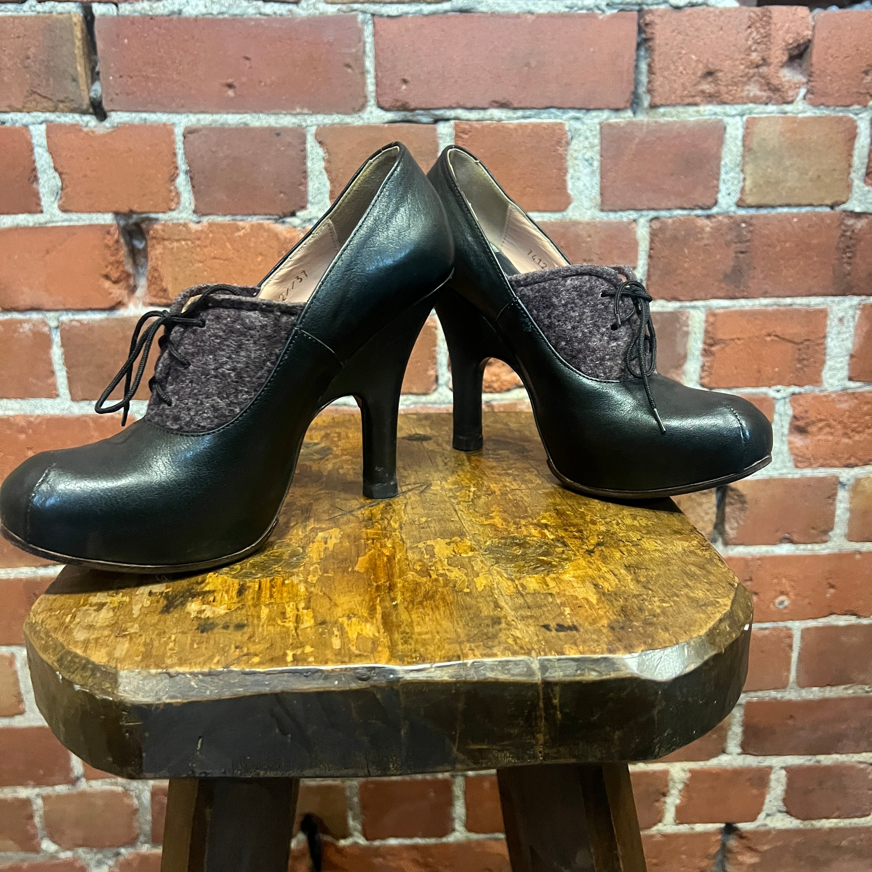 VIVIENNE WESTWOOD 1990's wool and leather heels 37