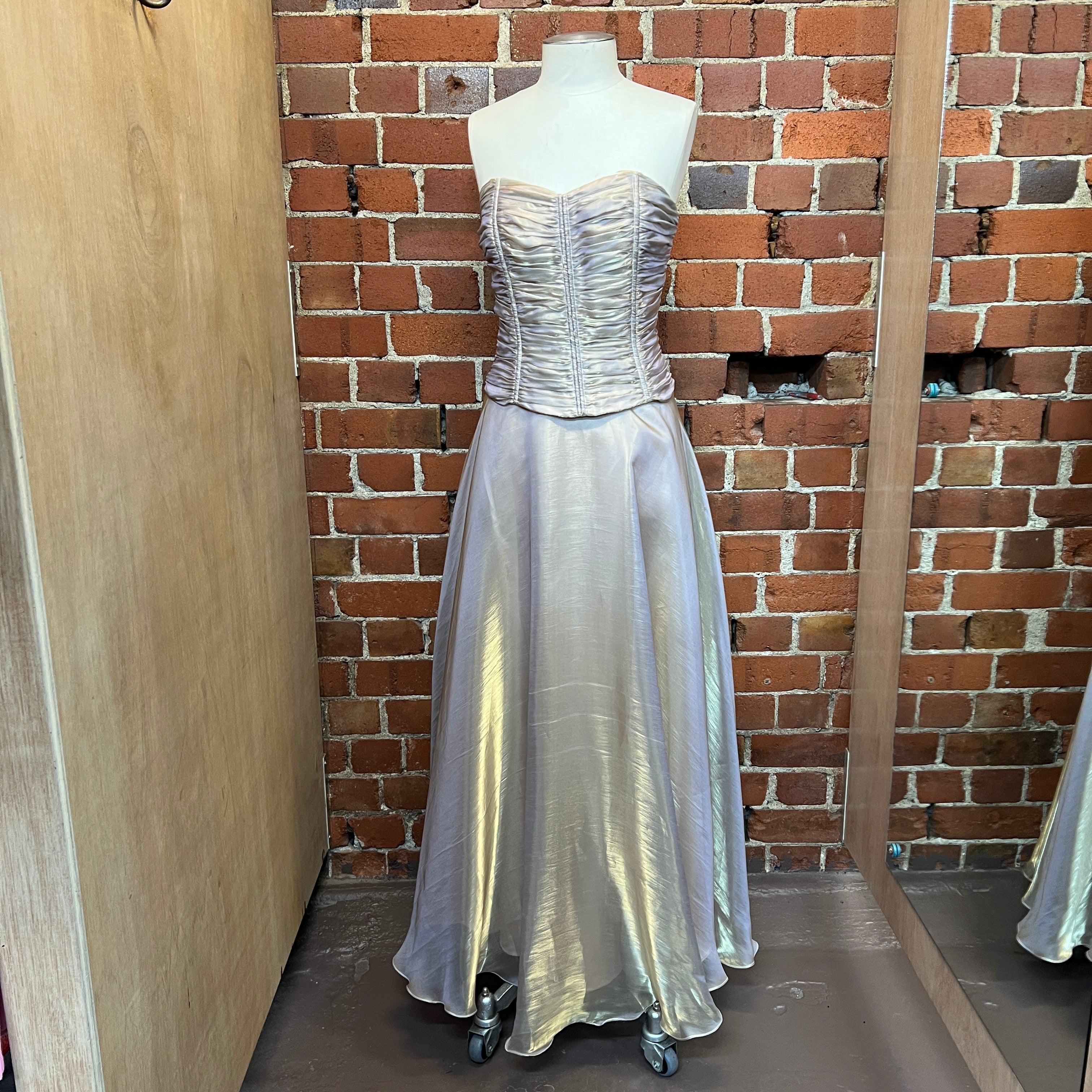 JESSICA MCCLINTOCK Y2K corset gown Wellington Hunters and Collectors JESSICA MCCLINTOCK Y2K corset gown Wellington Hunters and Collectors