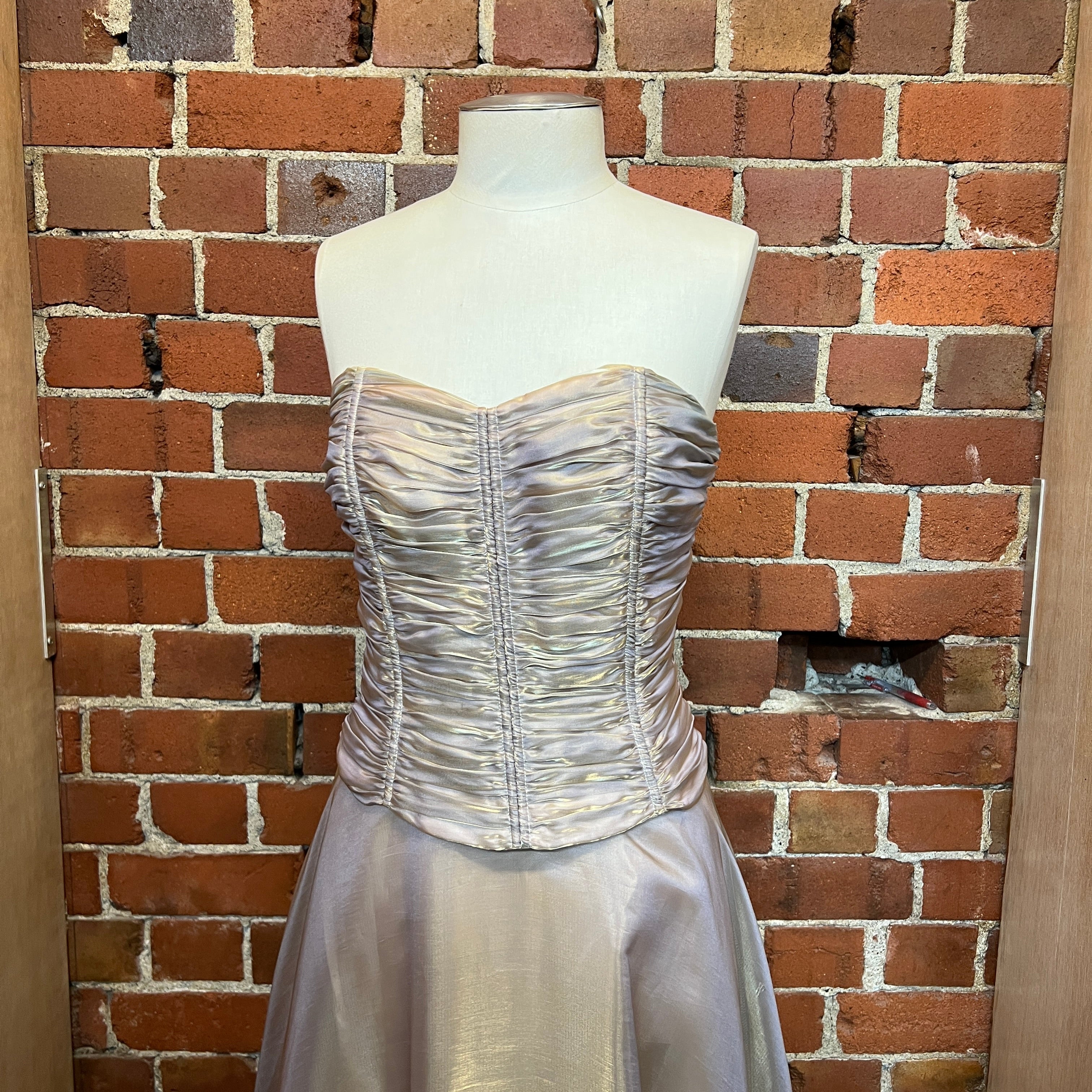 JESSICA MCCLINTOCK Y2K corset gown – Wellington Hunters and Collectors JESSICA MCCLINTOCK Y2K corset gown – Wellington Hunters and Collectors