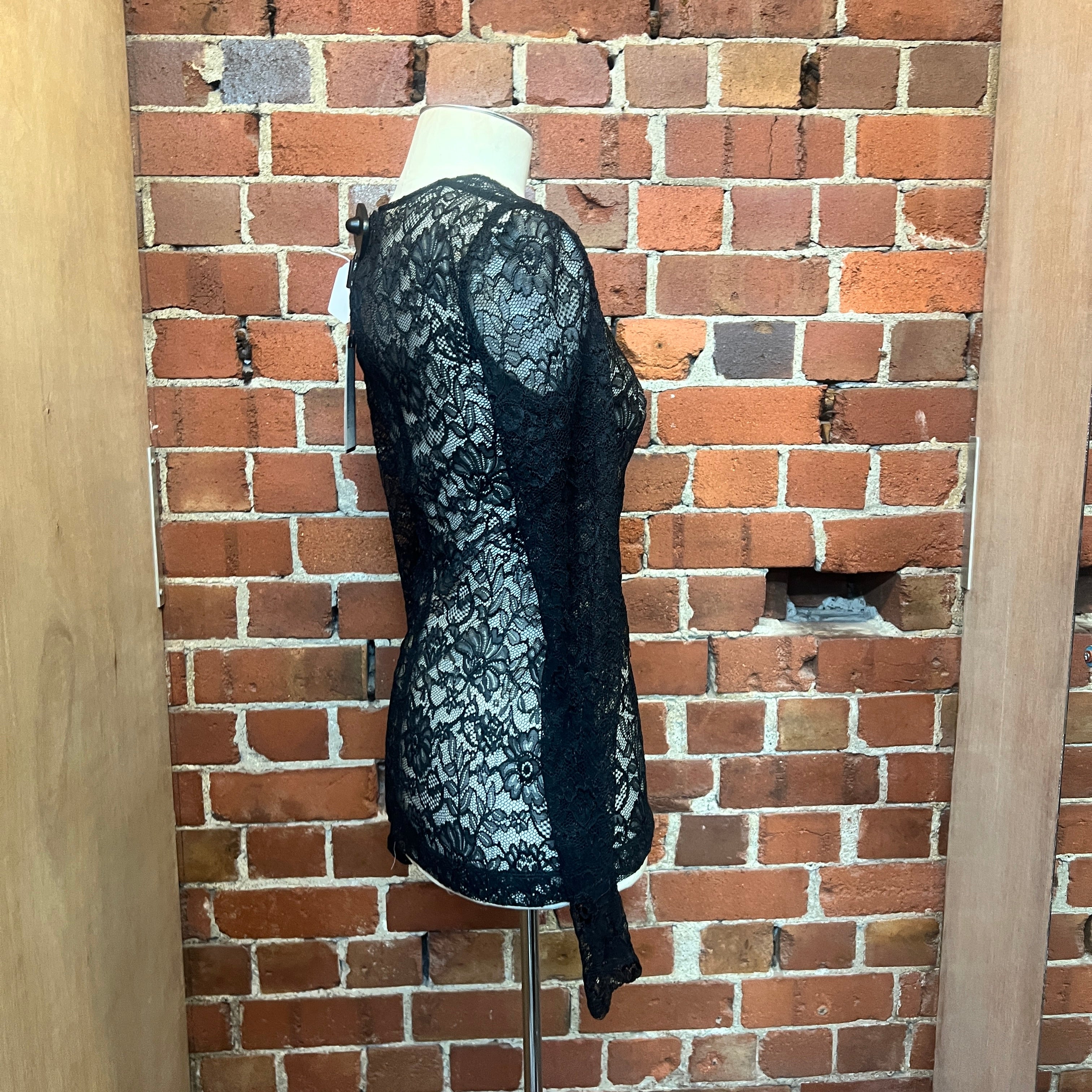 DOLCE AND GABBANA lace top