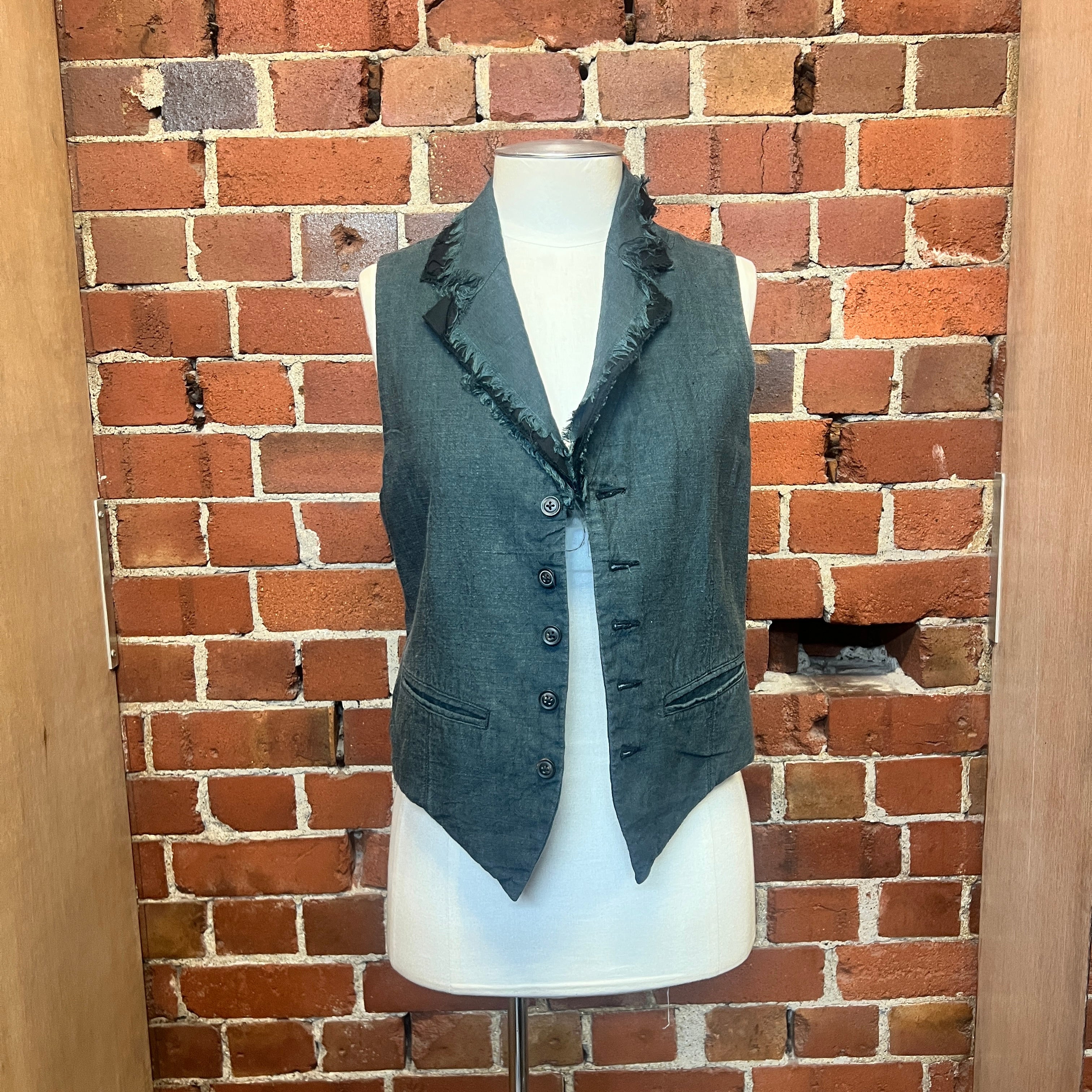 ESS ASSEMBLY linen and silk vest