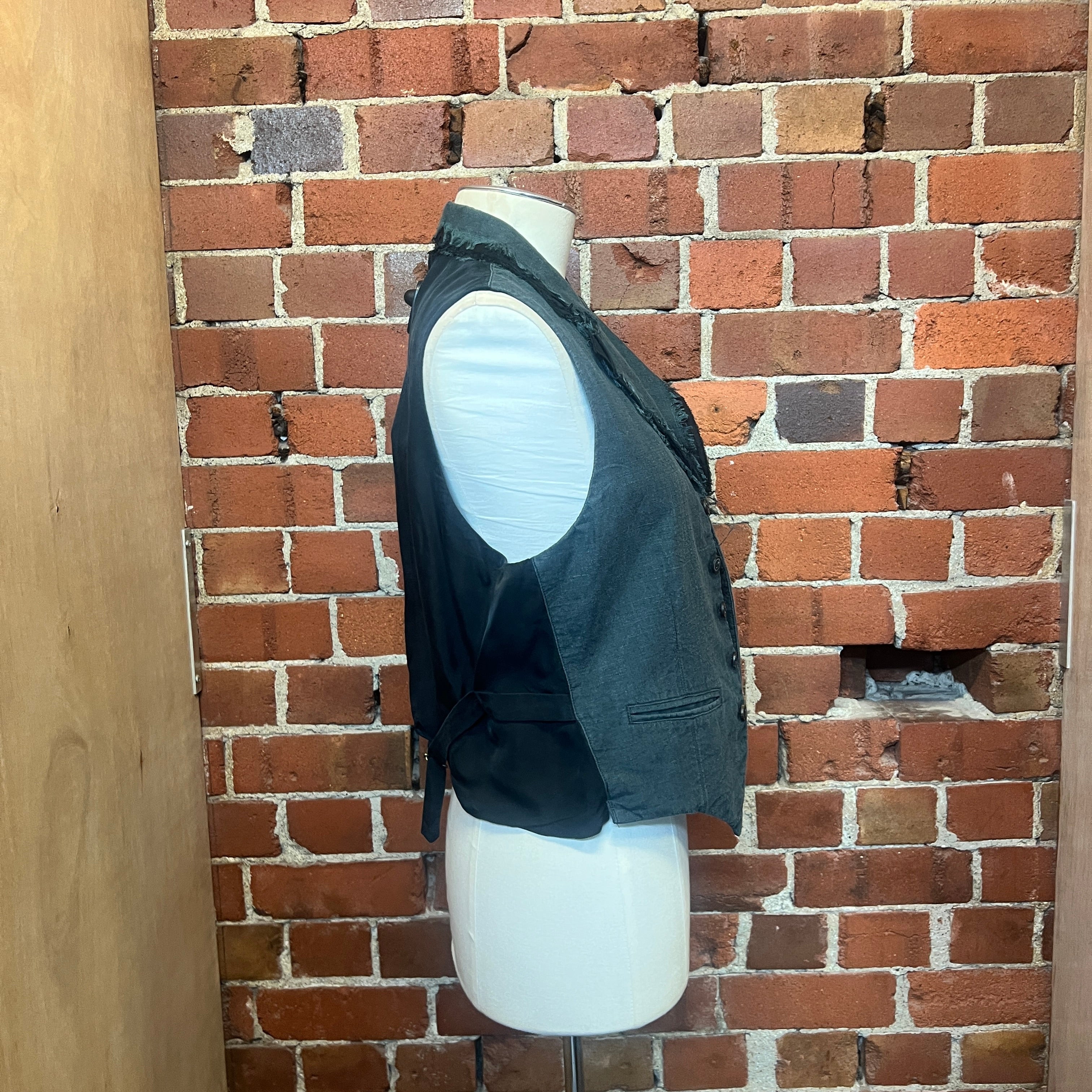 ESS ASSEMBLY linen and silk vest