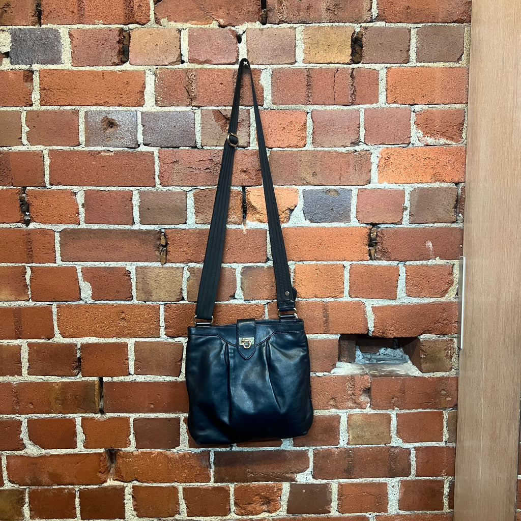 SALVADORE FERRAGAMO leather handbag