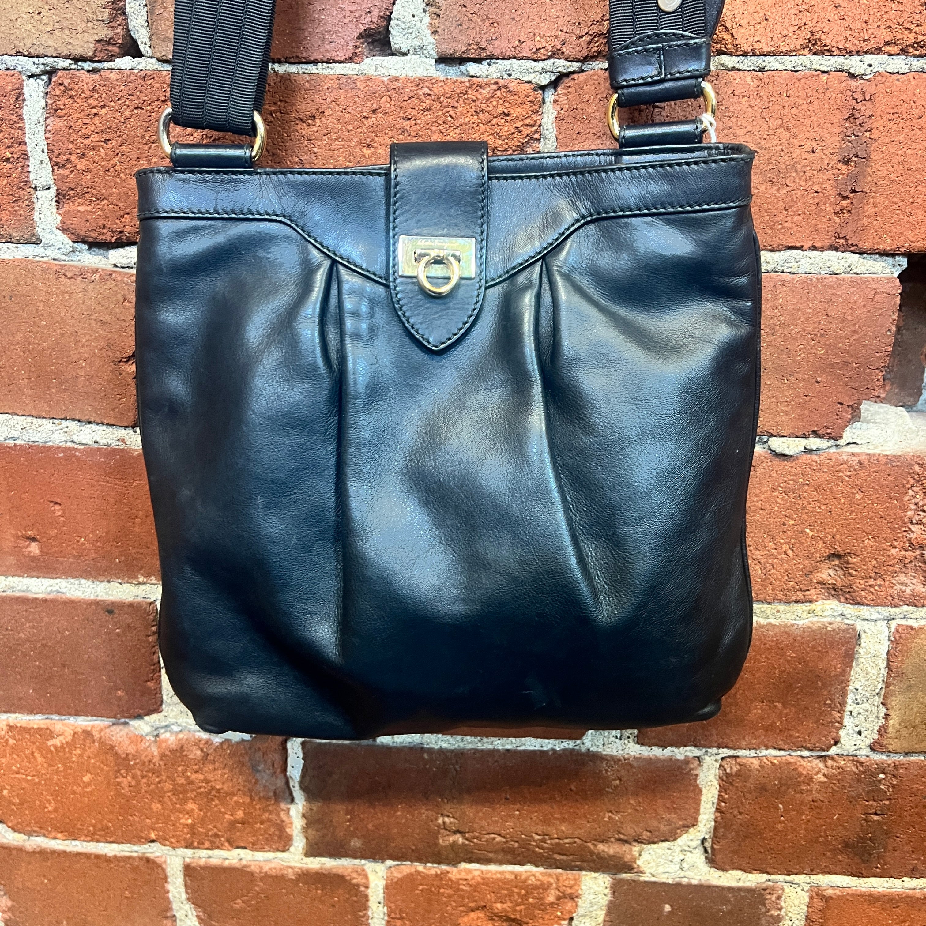 SALVADORE FERRAGAMO leather handbag