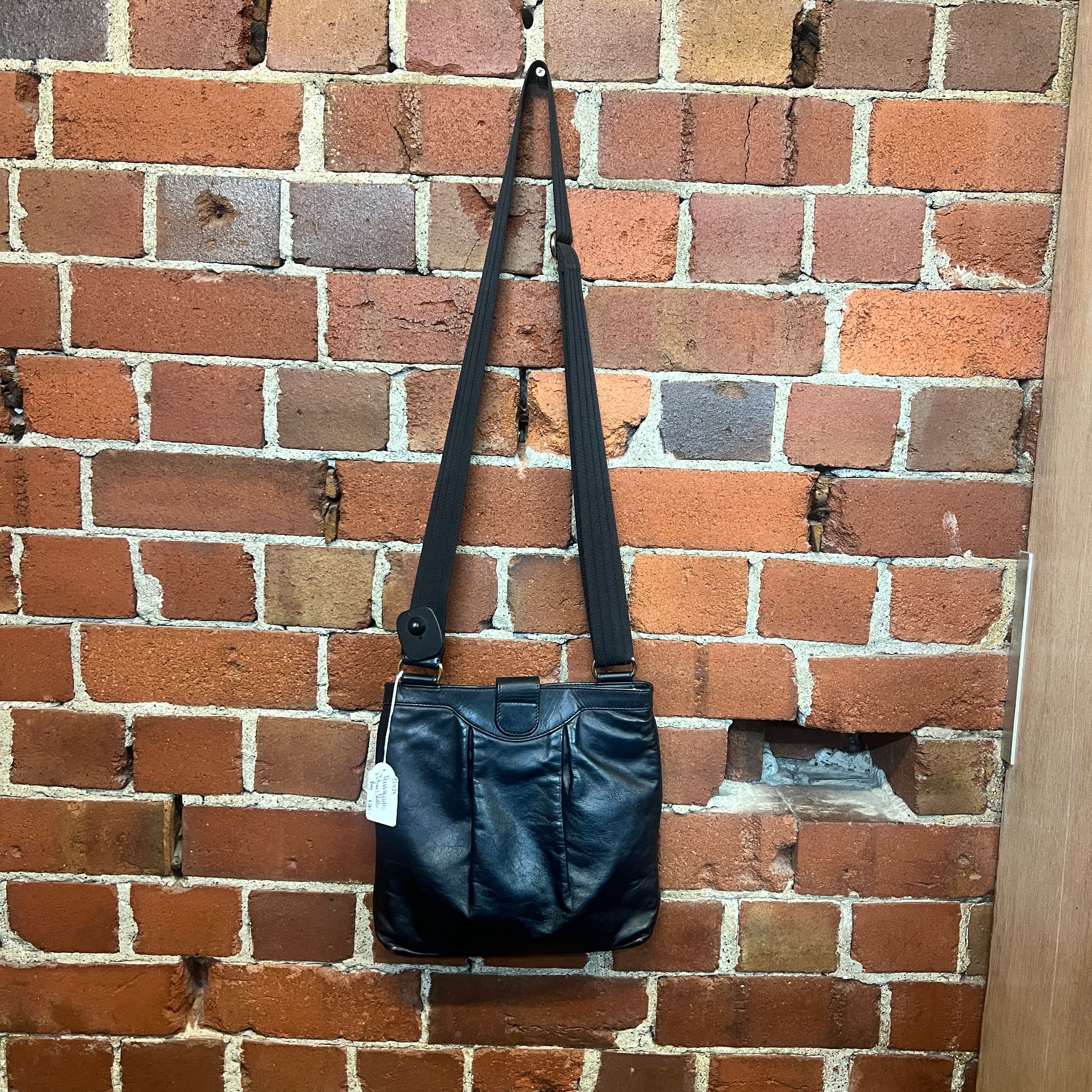 SALVADORE FERRAGAMO leather handbag