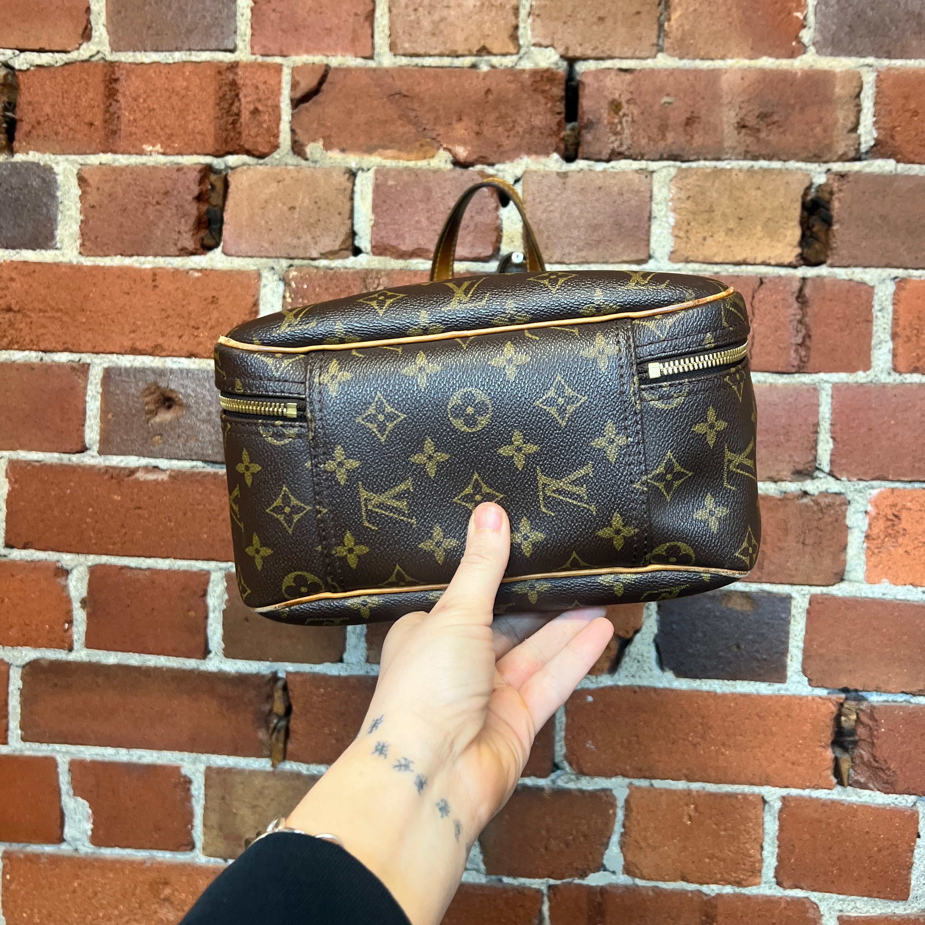 LOUIS VUITTON  bowling style bag