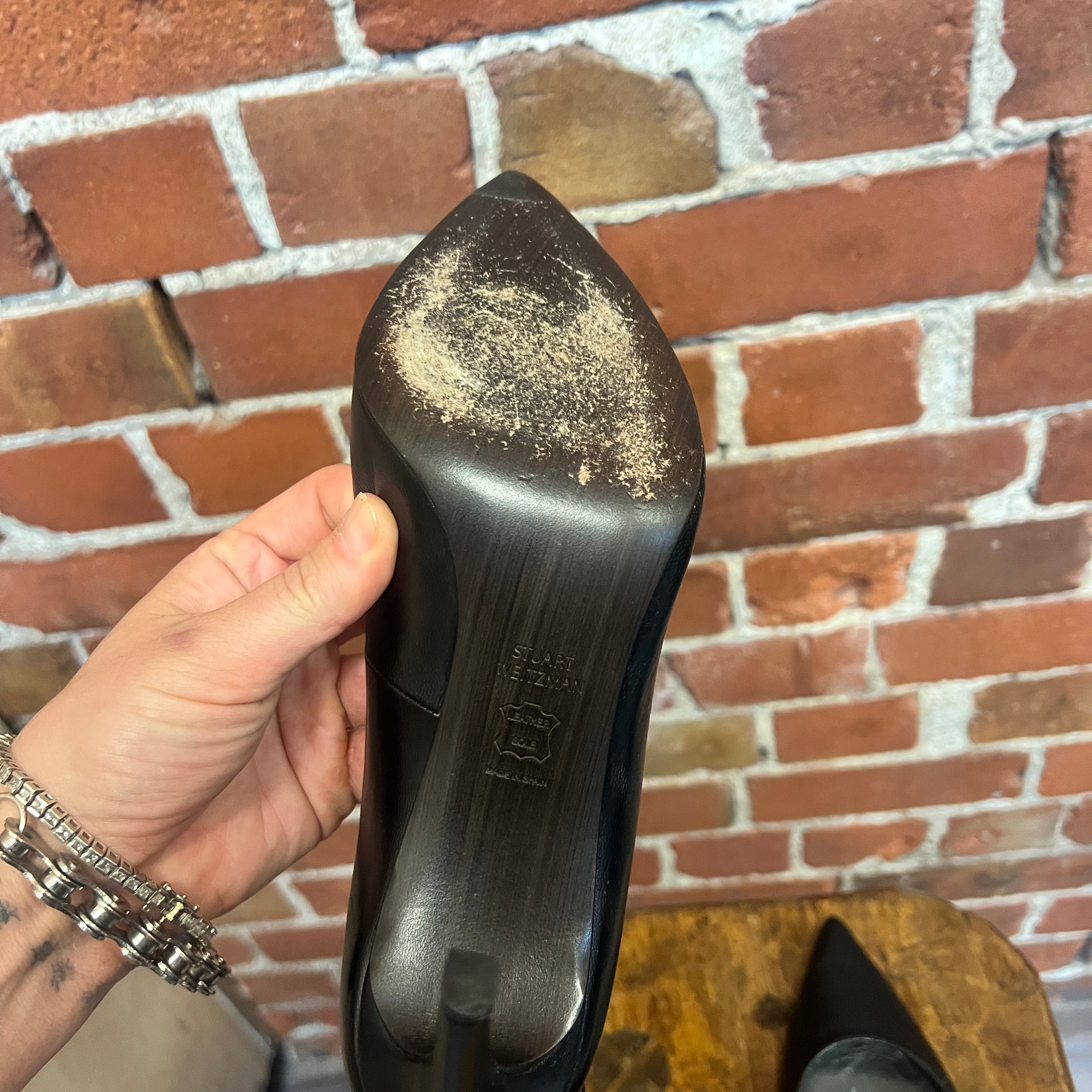 STEWART WEITZMAN  leather hells 39.5