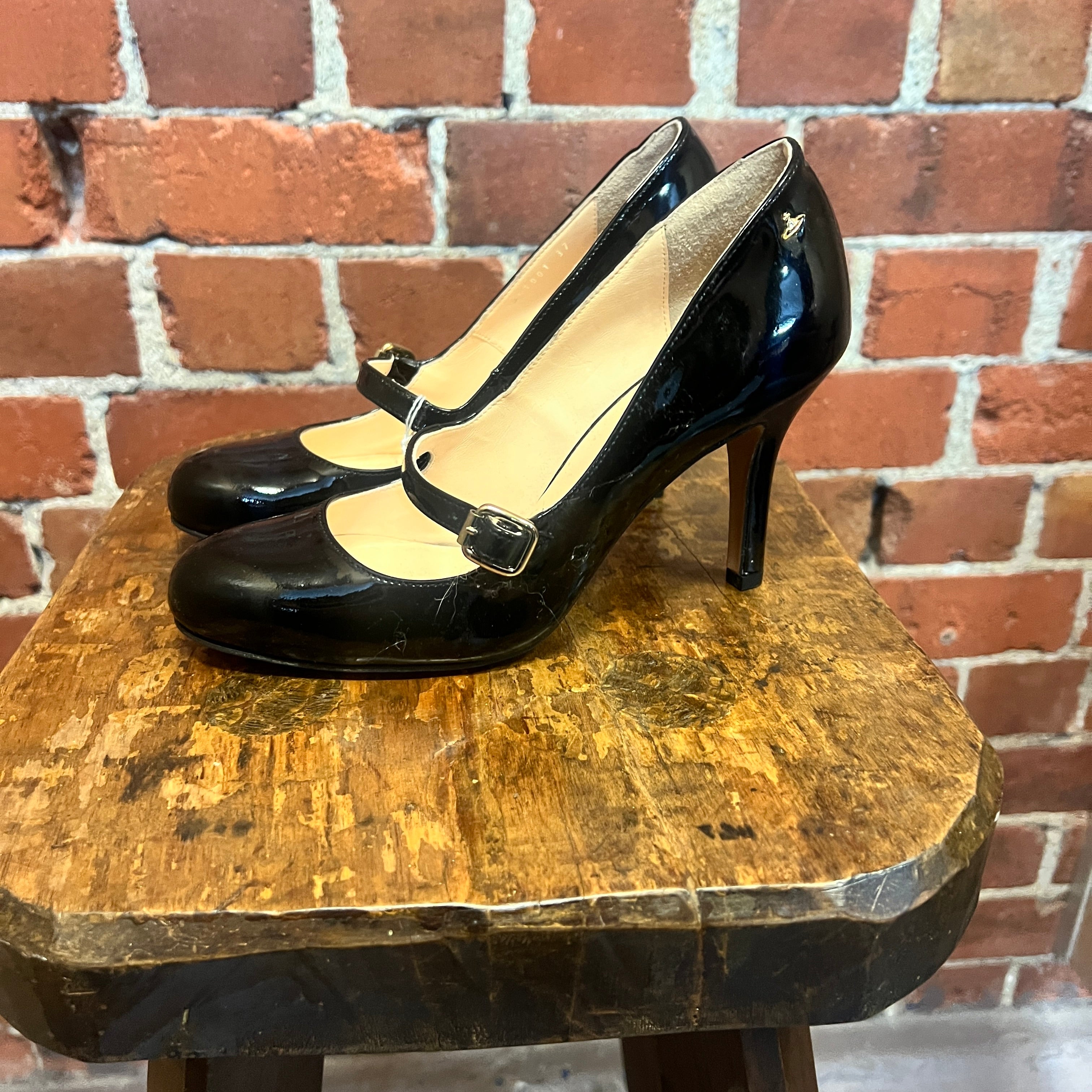 VIVIENNE WESTWOOD patent heels 37