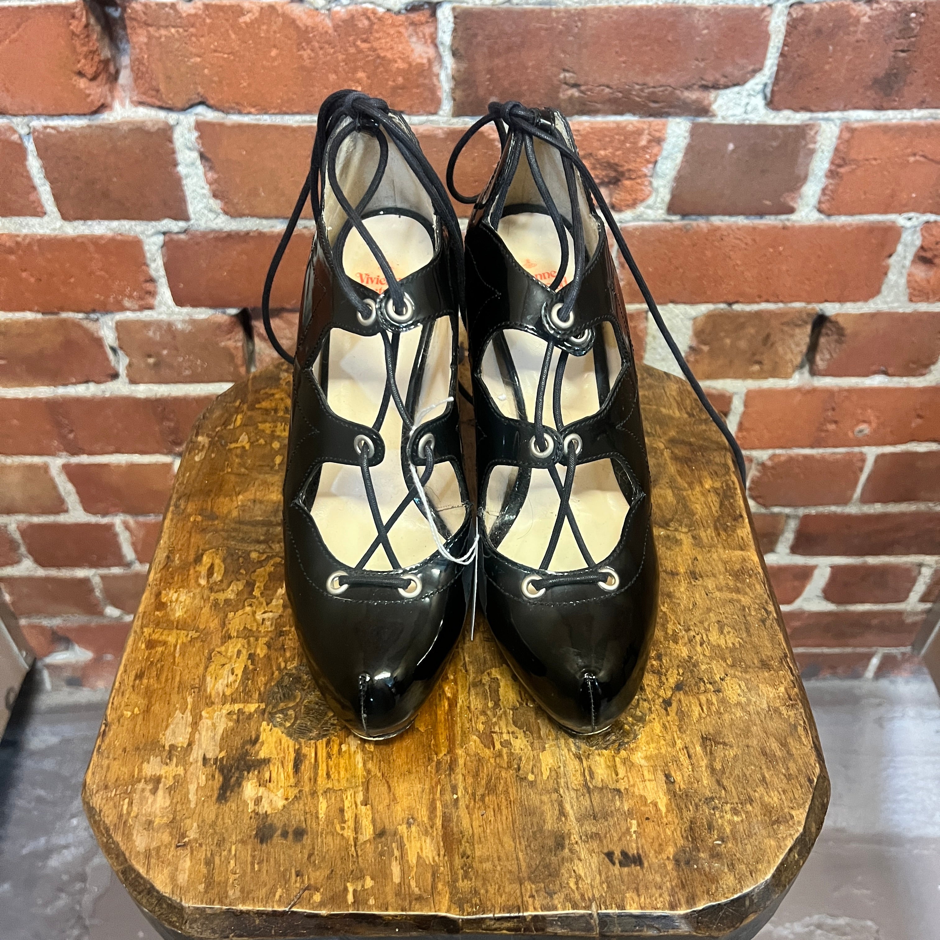 VIVIENNE WESTWOOD patent lace up shoes