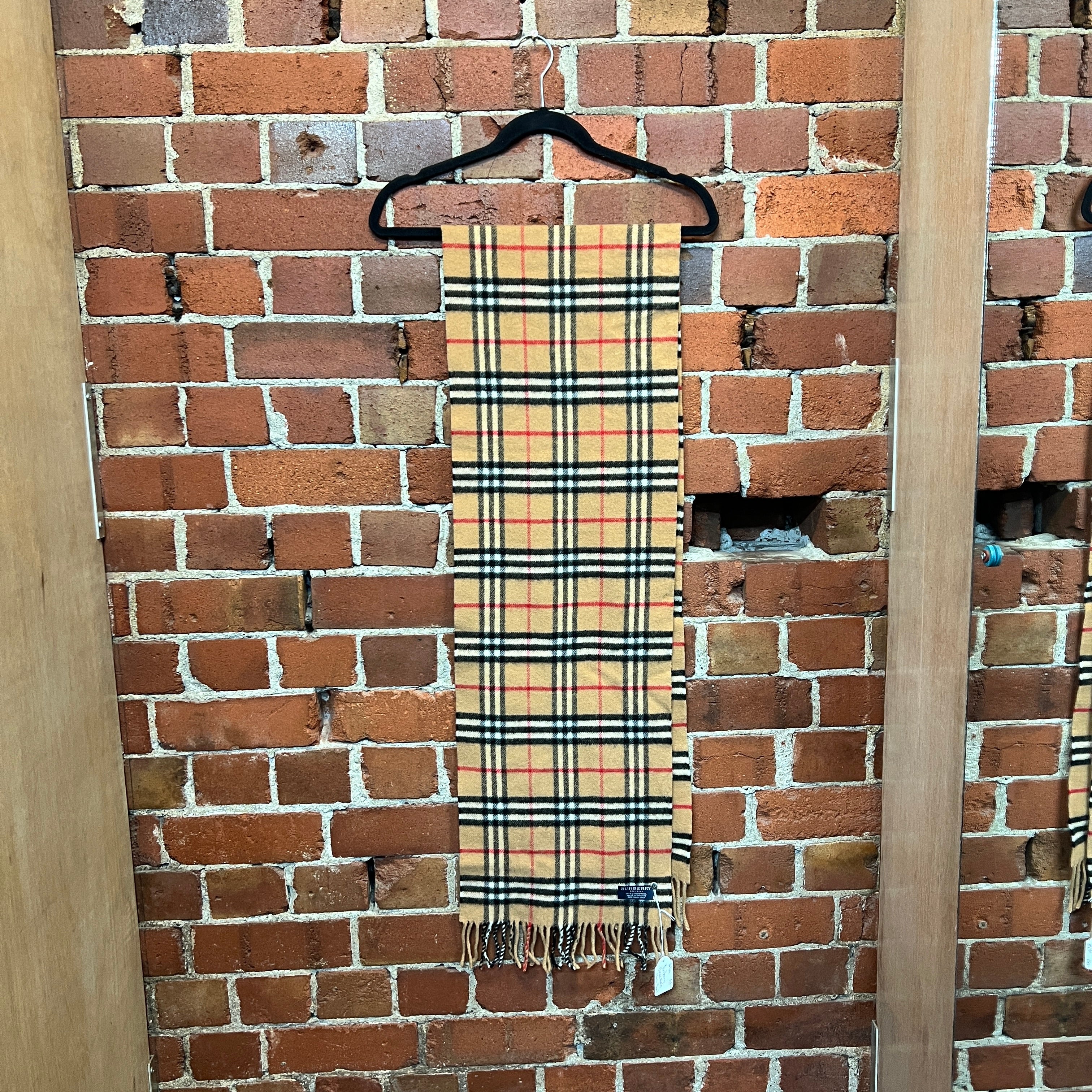 BURBERRY Lambswool scarf