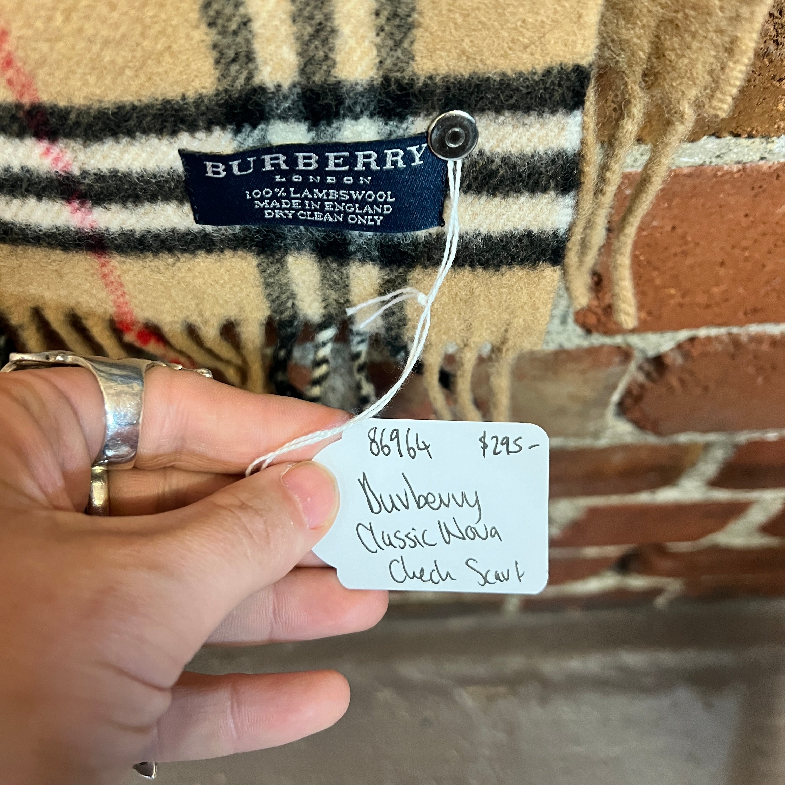 BURBERRY Lambswool scarf