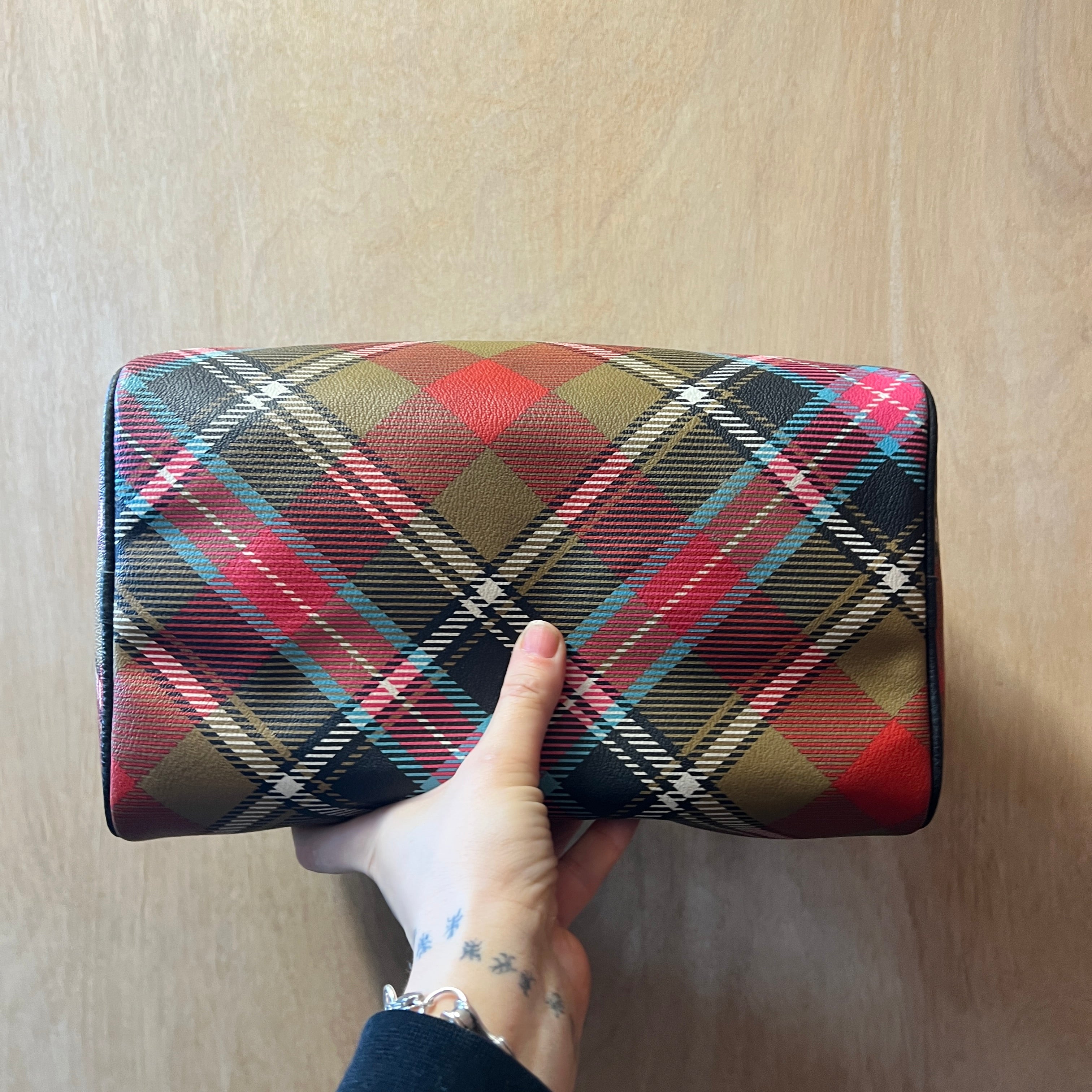 VIVIENNE WESTWOOD tartan go bag