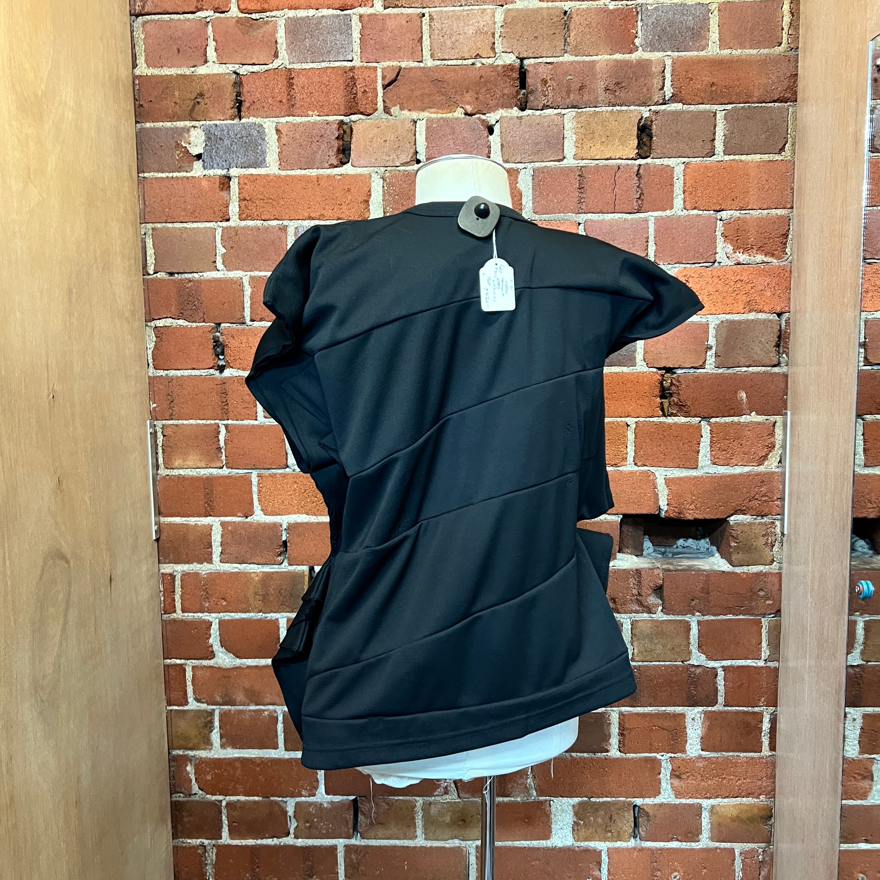 COMME DES GARCONS structured top