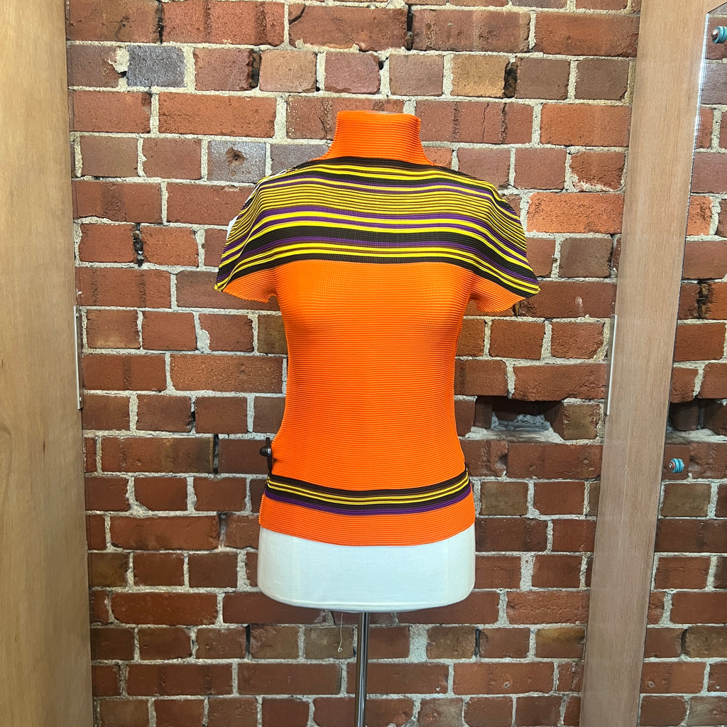 PLEATS PLEASE grid top