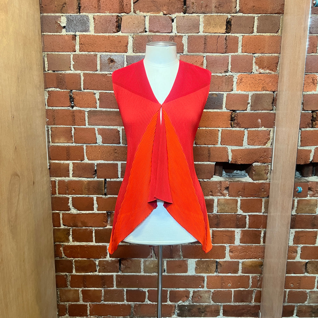 PLEATS PLEASE vest