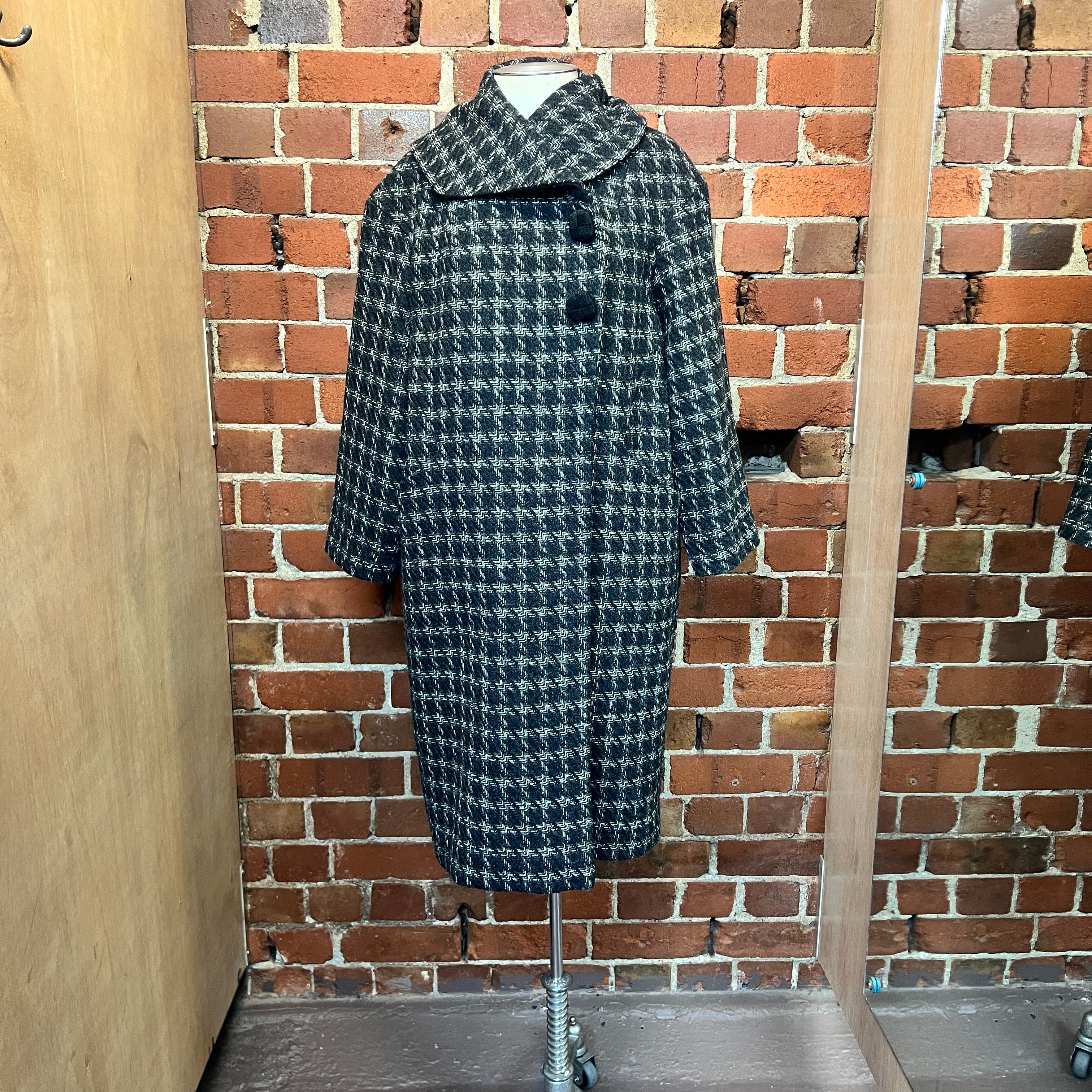 SHARONA CRAIG Wool tweed coat