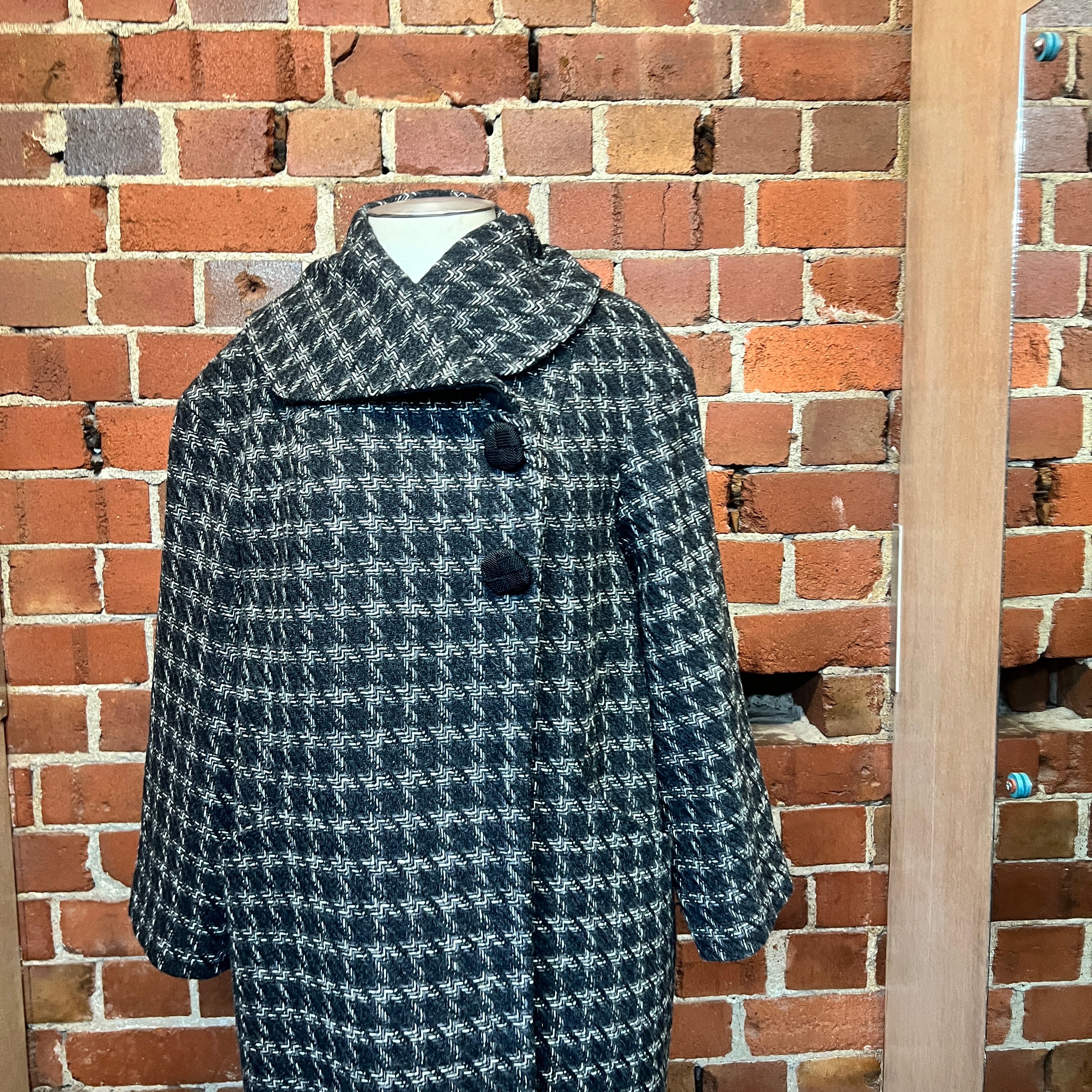 SHARONA CRAIG Wool tweed coat