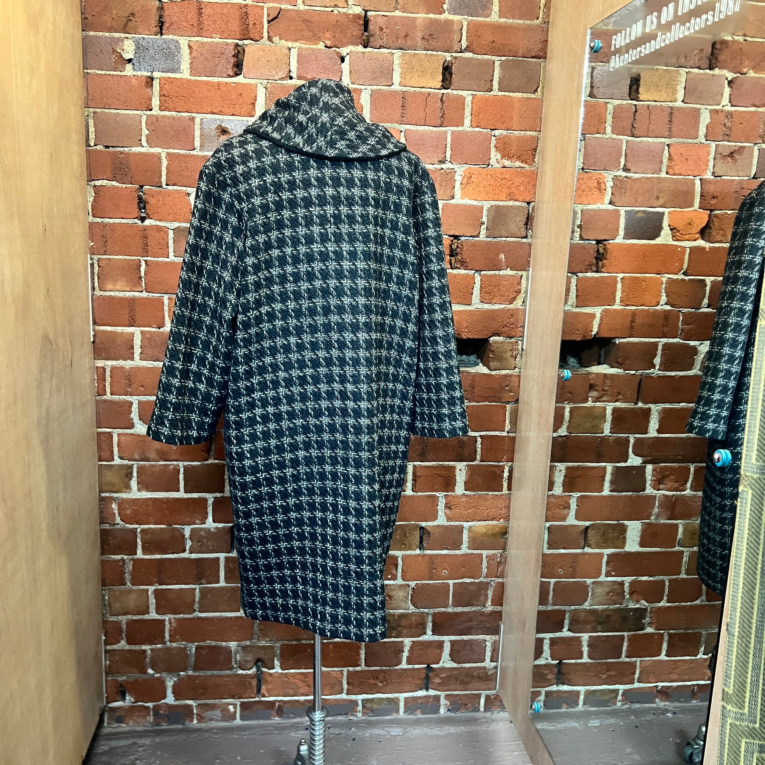 SHARONA CRAIG Wool tweed coat