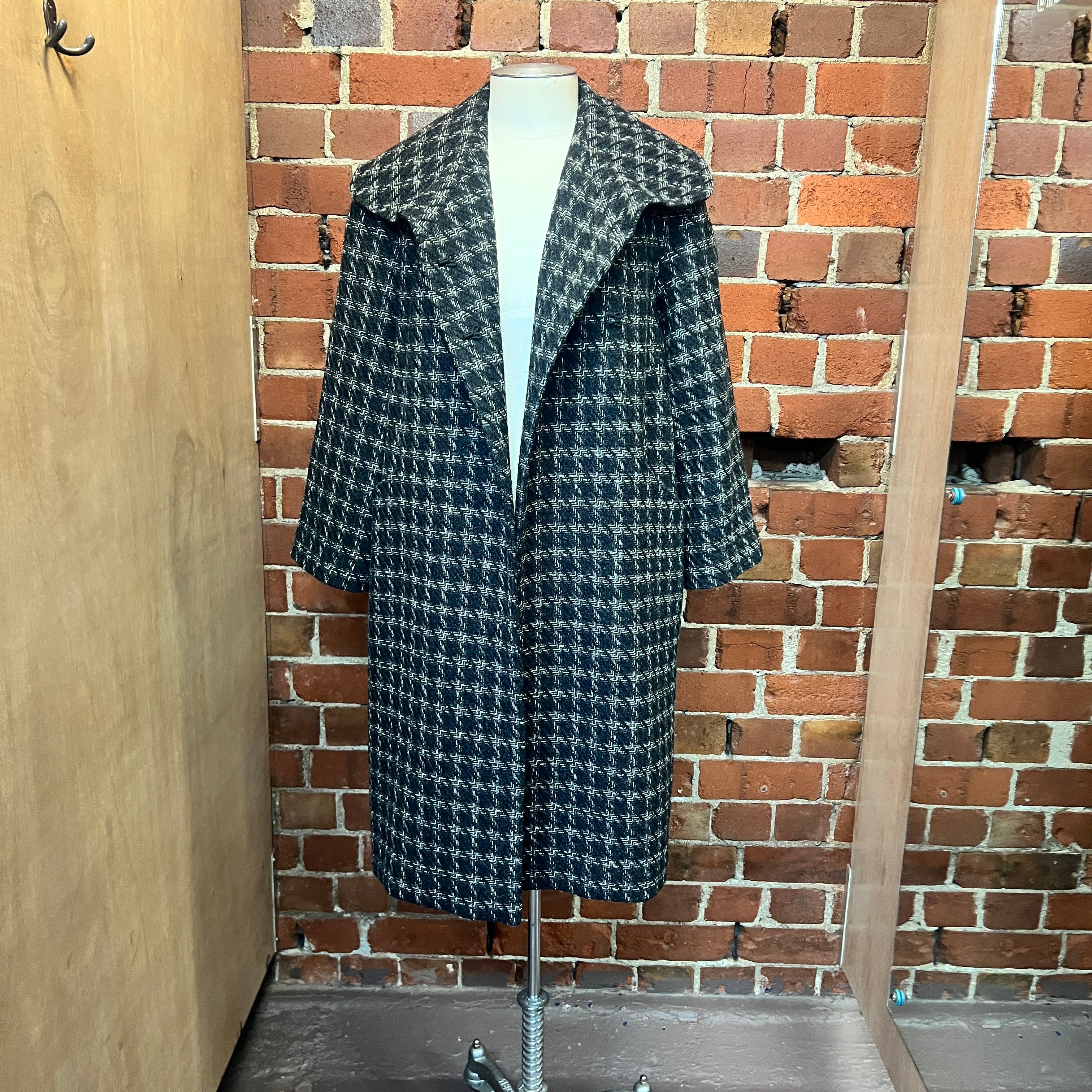SHARONA CRAIG Wool tweed coat
