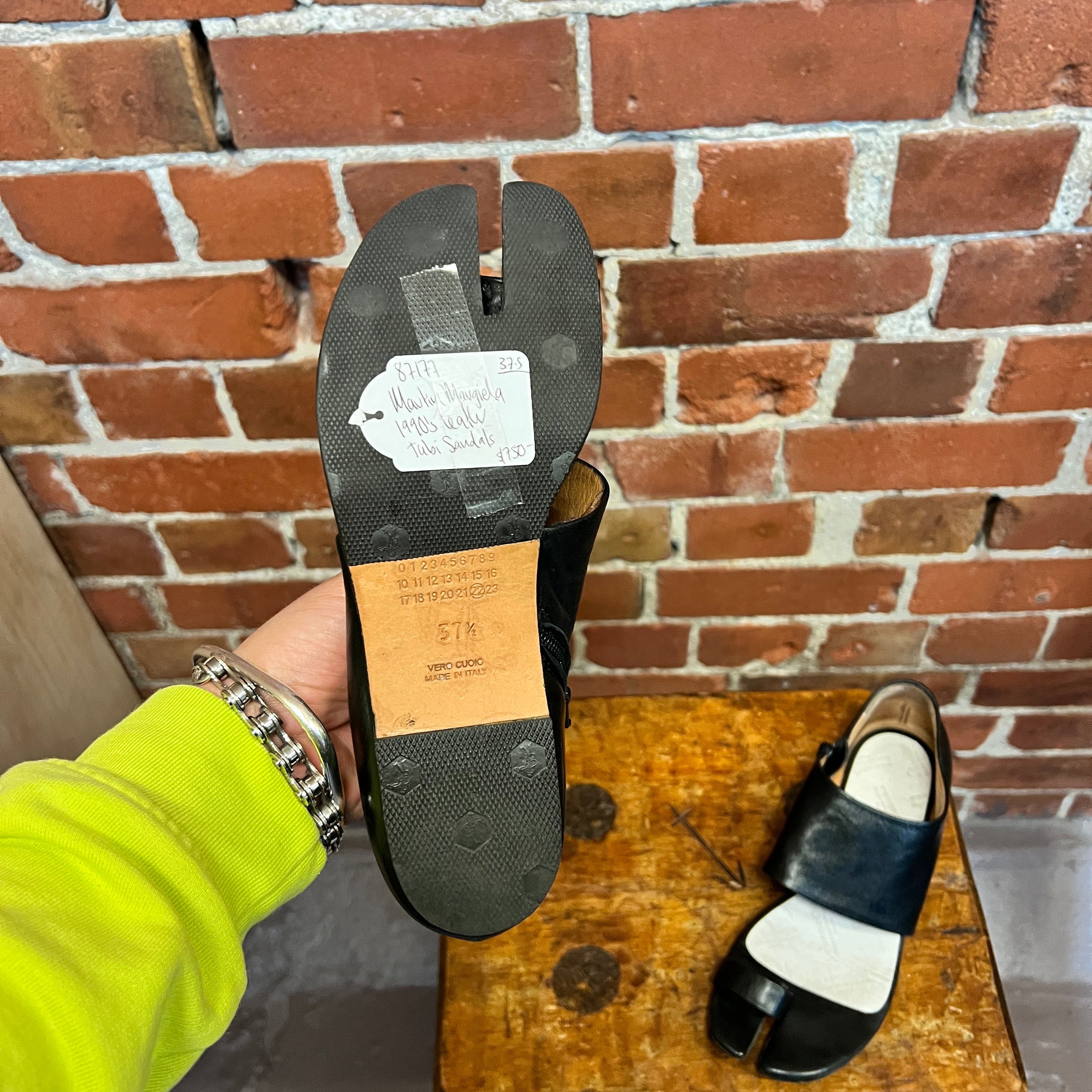 MARTIN MARGIELA Tabi sandals 37