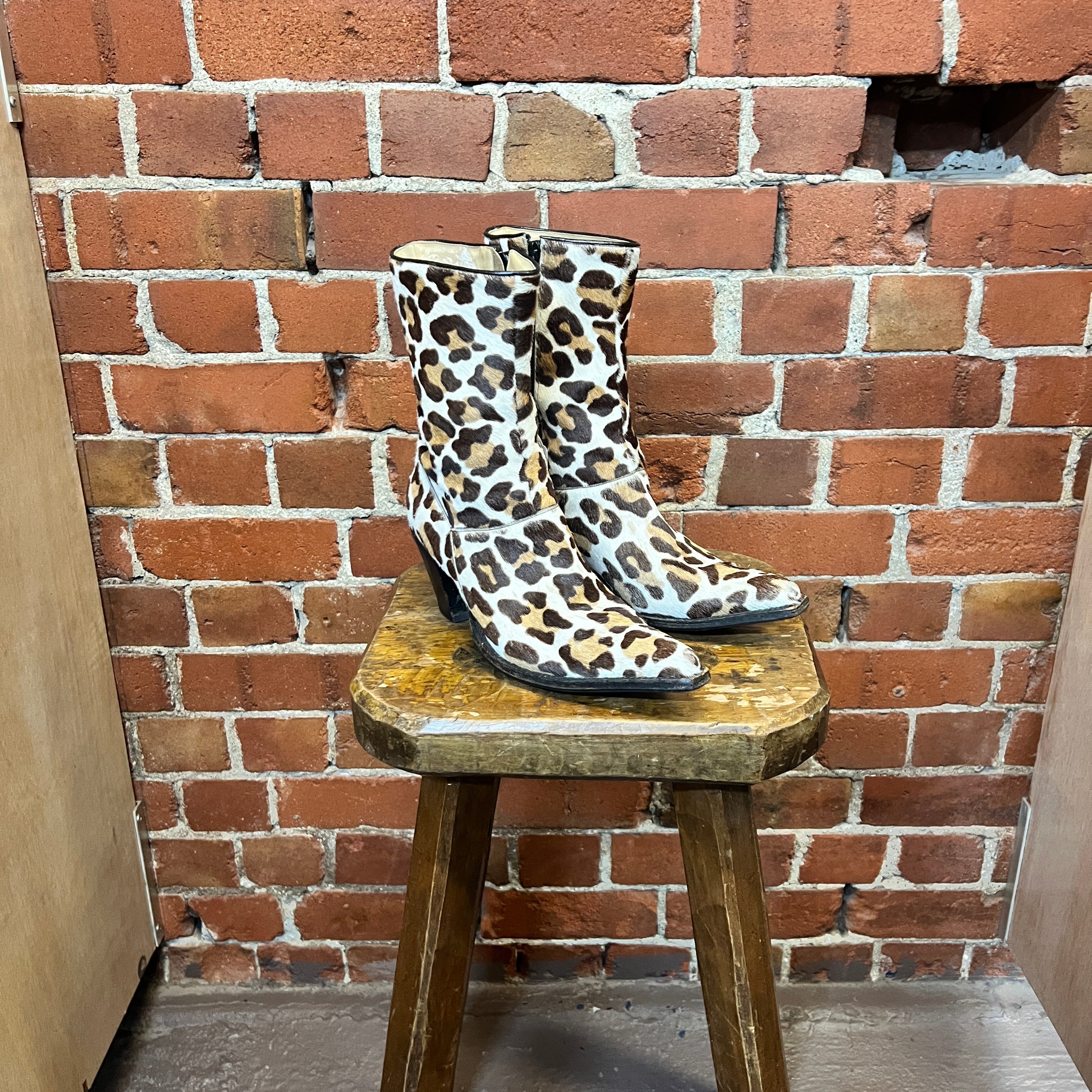 LEAOPRD pony hair western boots 39