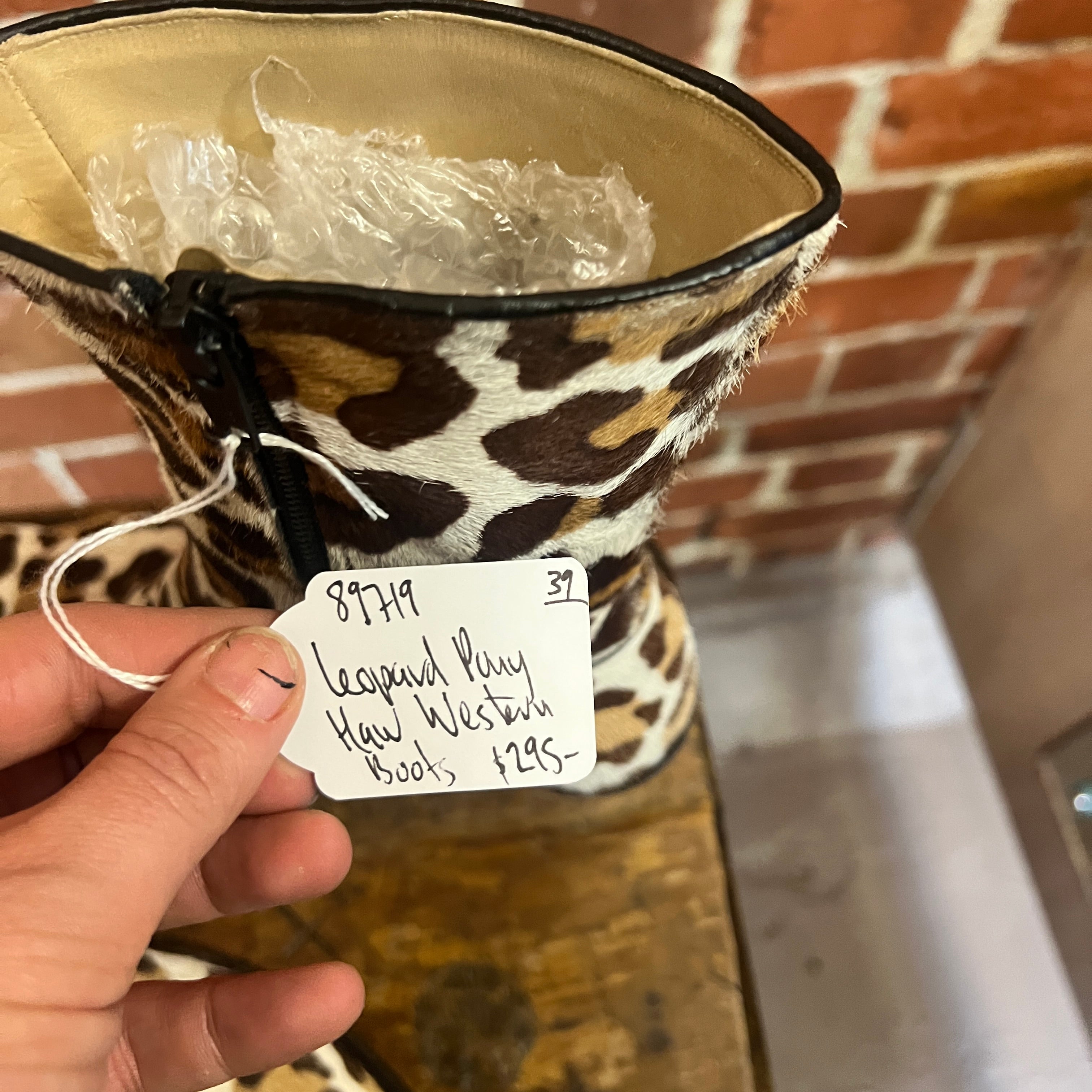 LEAOPRD pony hair western boots 39