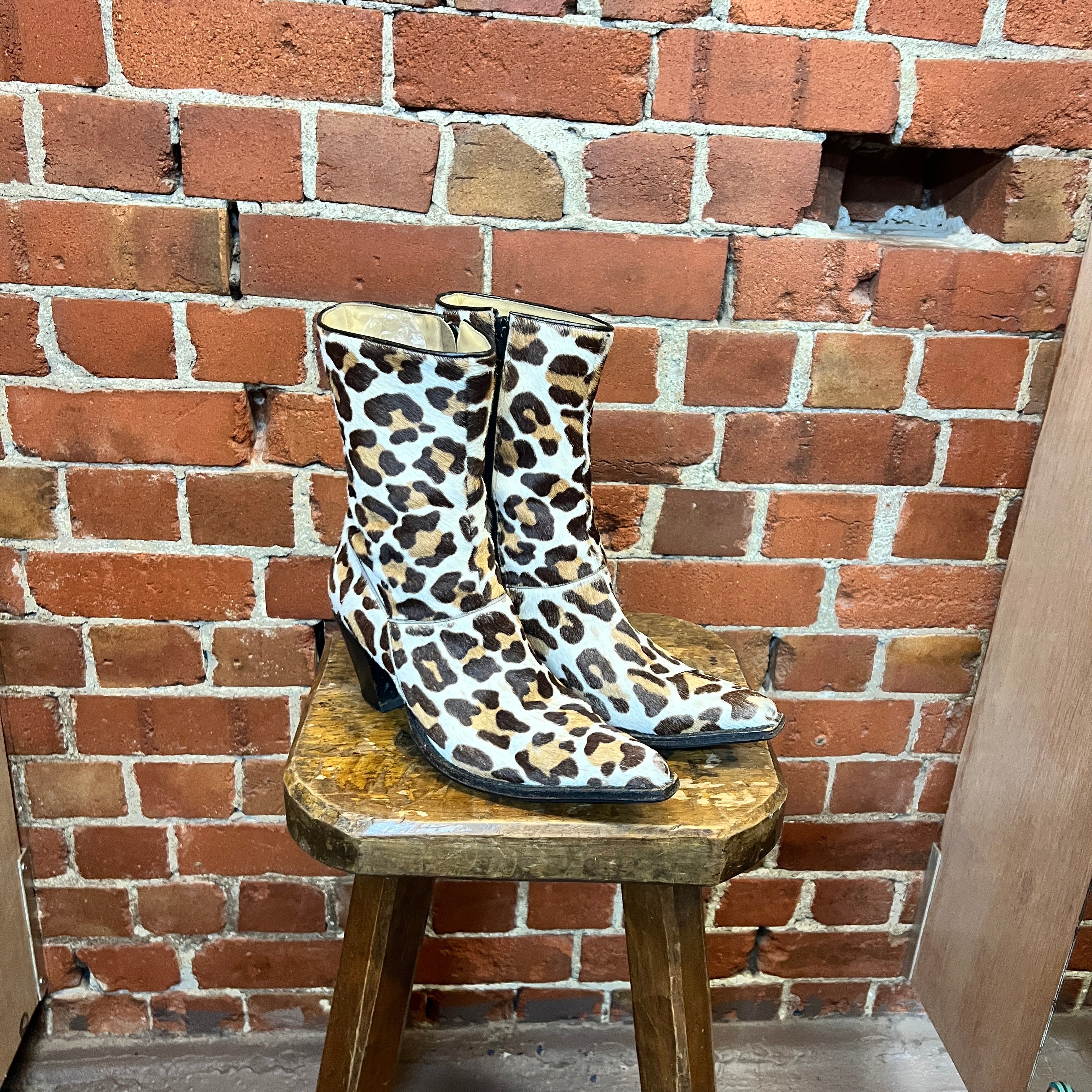 LEAOPRD pony hair western boots 39