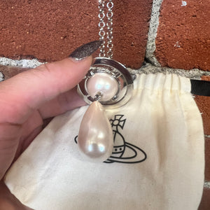 VIVIENNE WESTWOOD Giant pearl drop orb