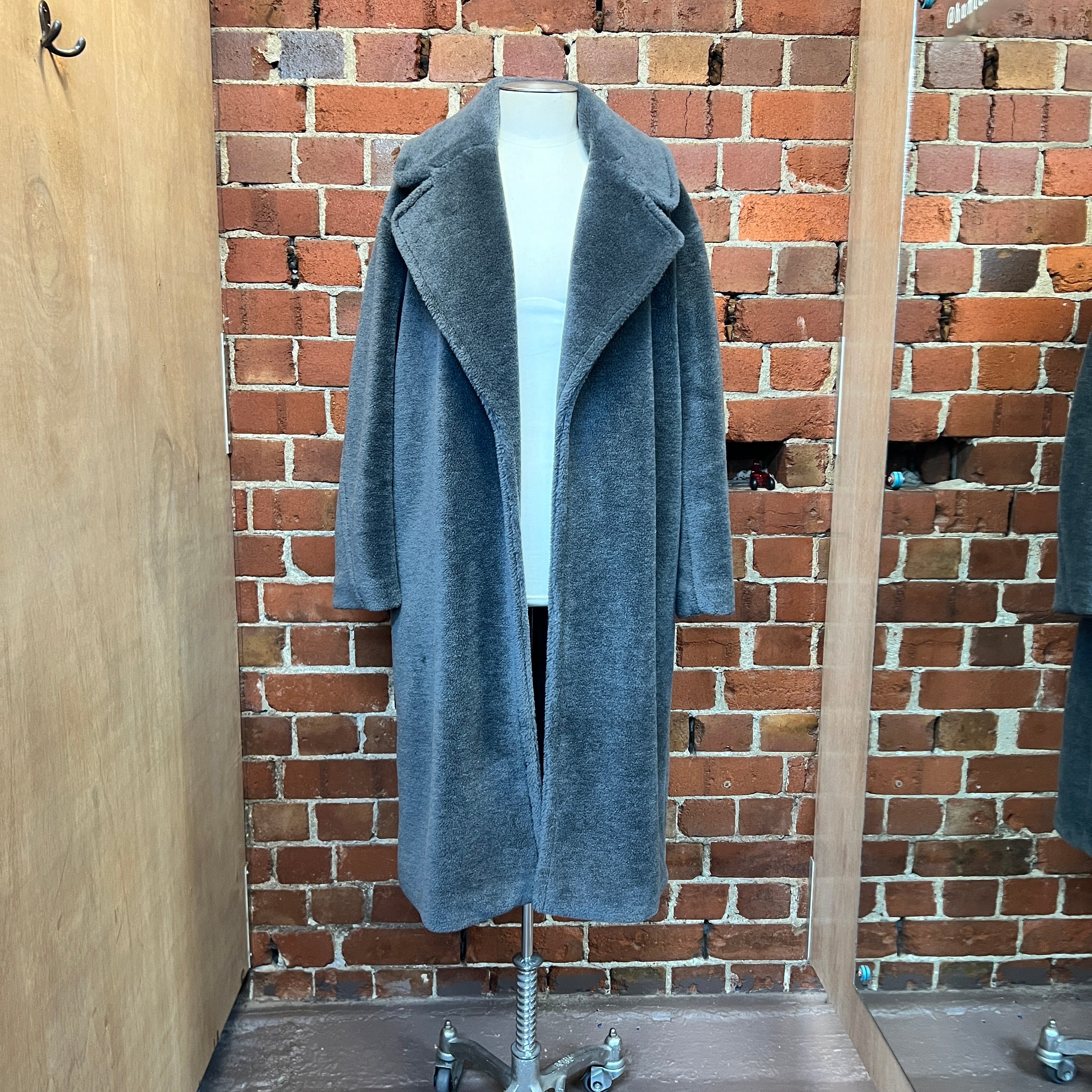 COUNTRY ROAD pure wool coat