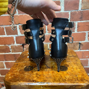 GUCCI leather bondage heels 37