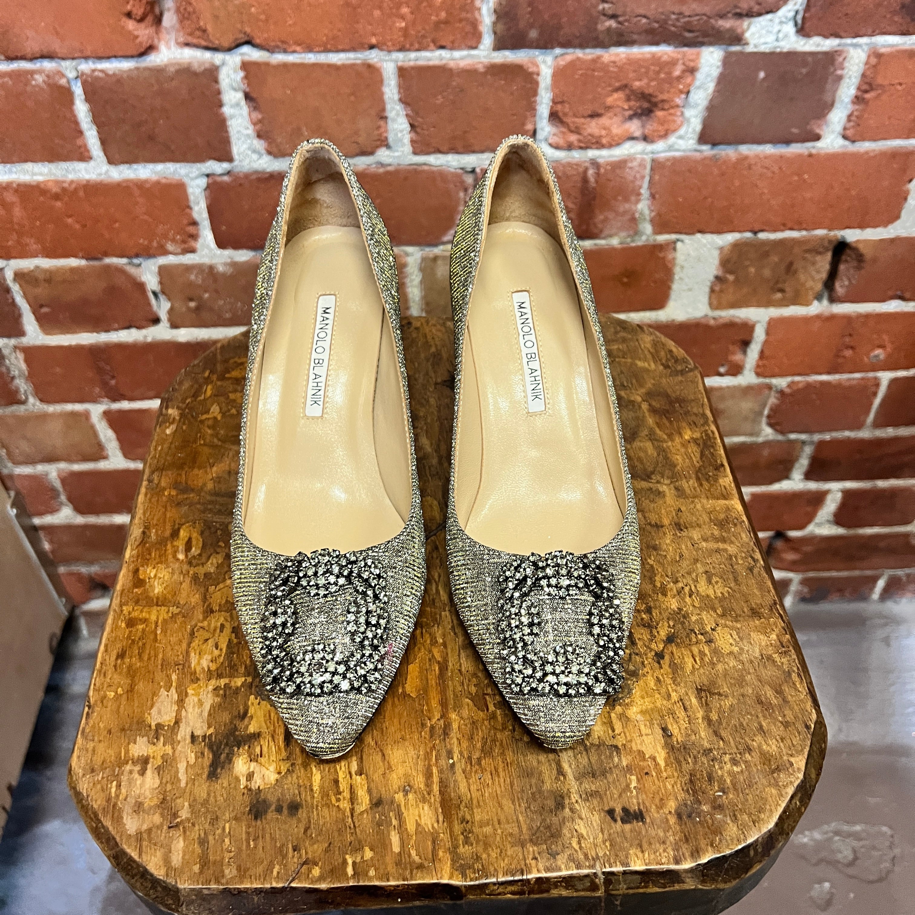 MANOLO BLANIK Rhinestone buckle heels 39