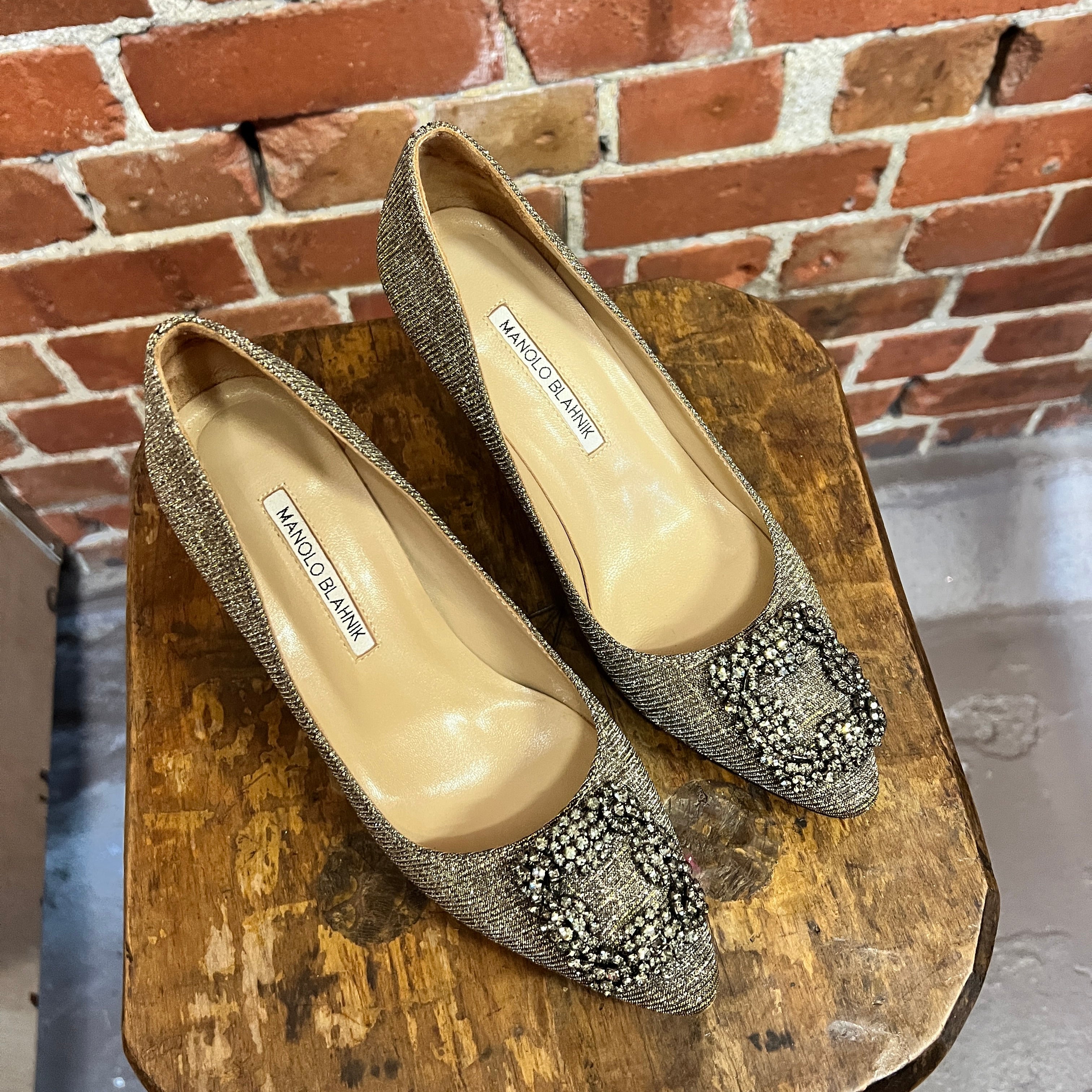 MANOLO BLANIK Rhinestone buckle heels 39