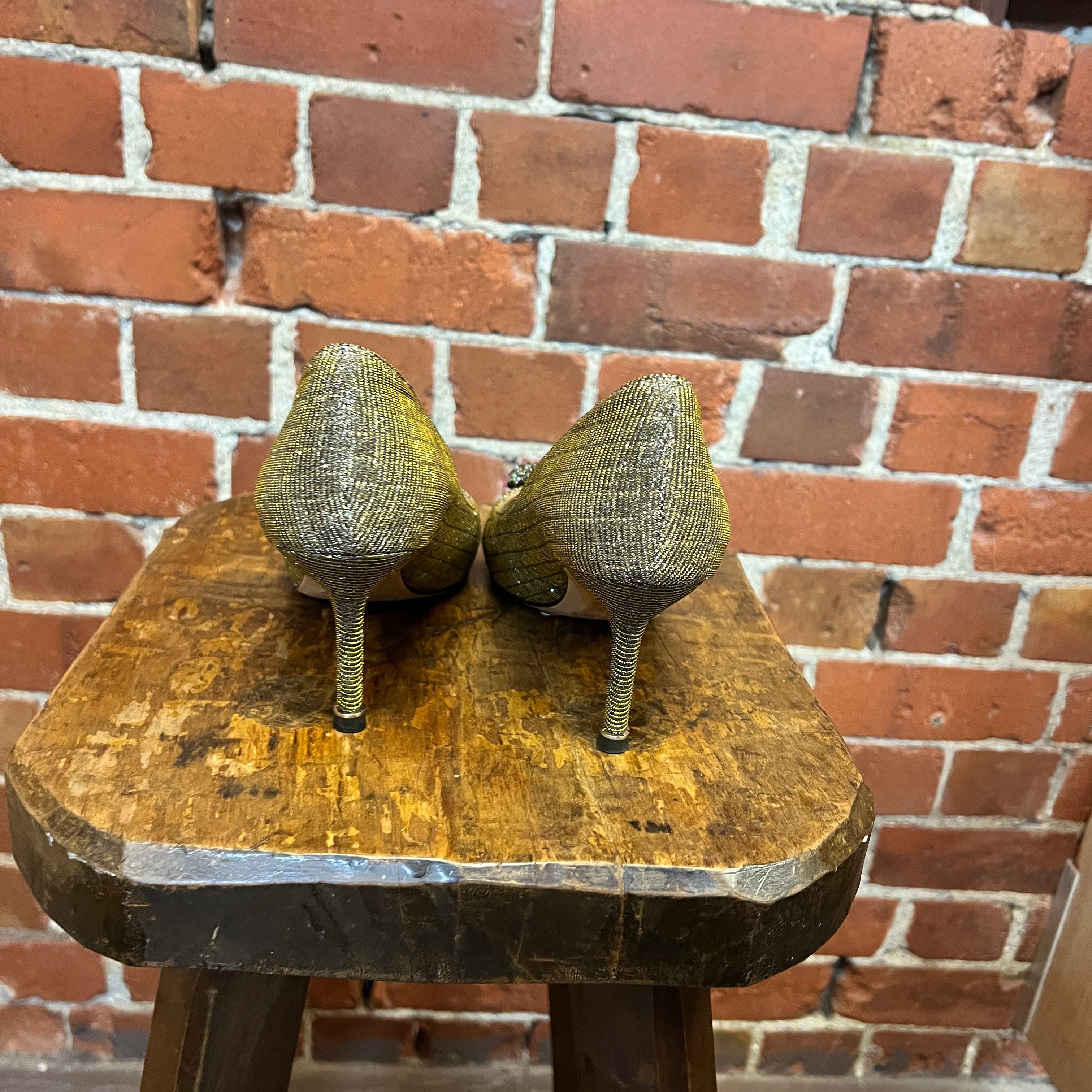 MANOLO BLANIK Rhinestone buckle heels 39