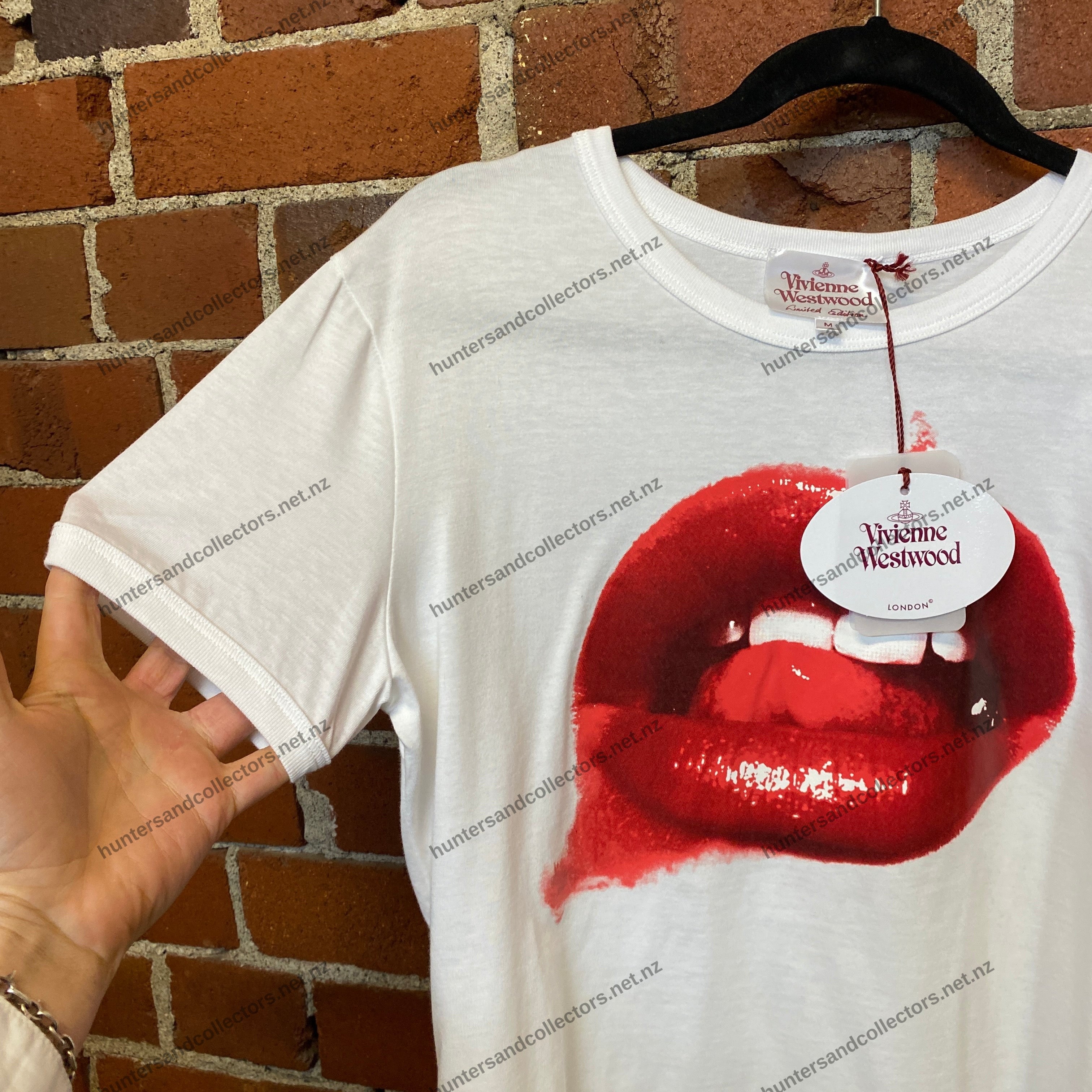 VIVIENNE WESTWOOD reedition lips tee – Wellington Hunters and