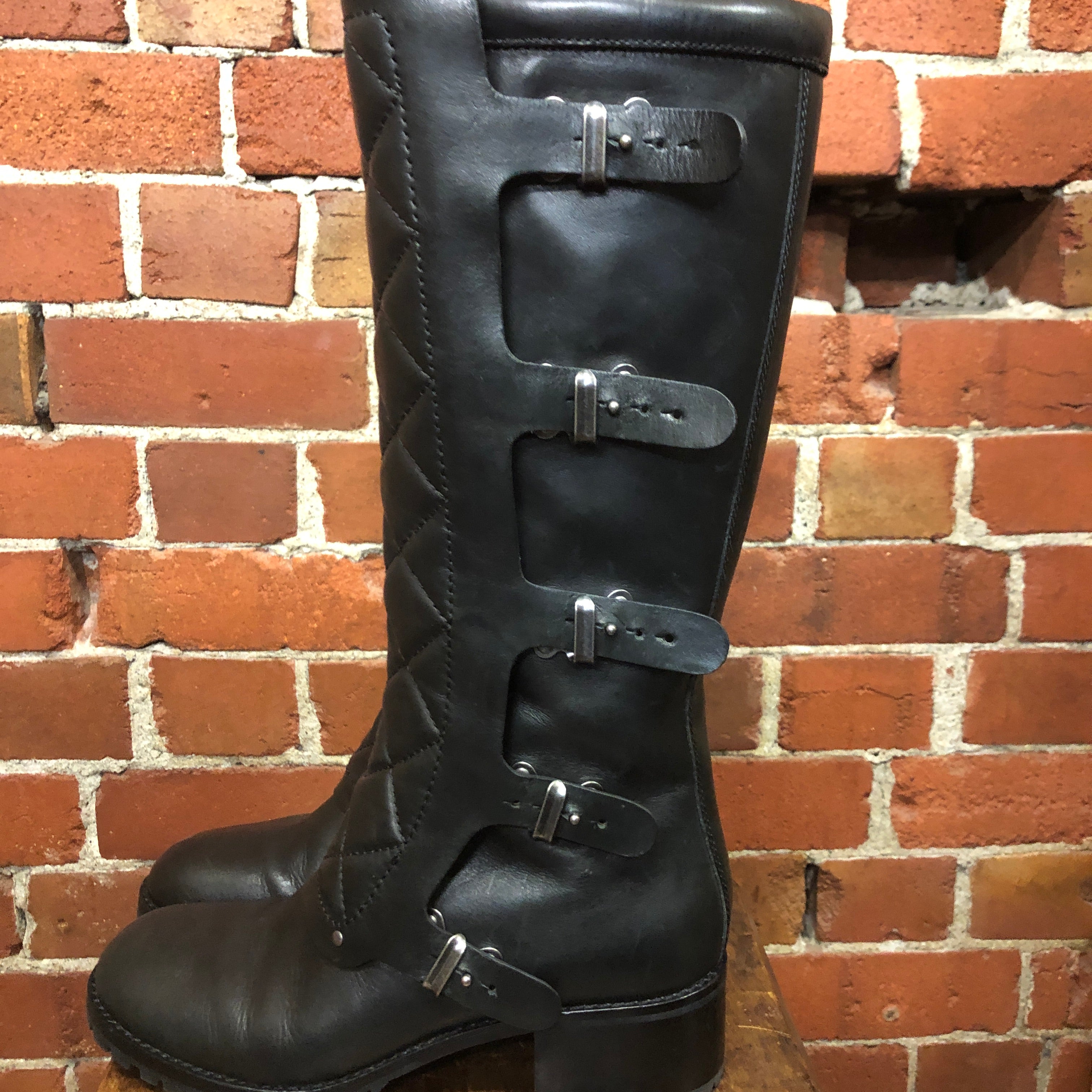 MARC JACOBS quilted leather boots 39.5