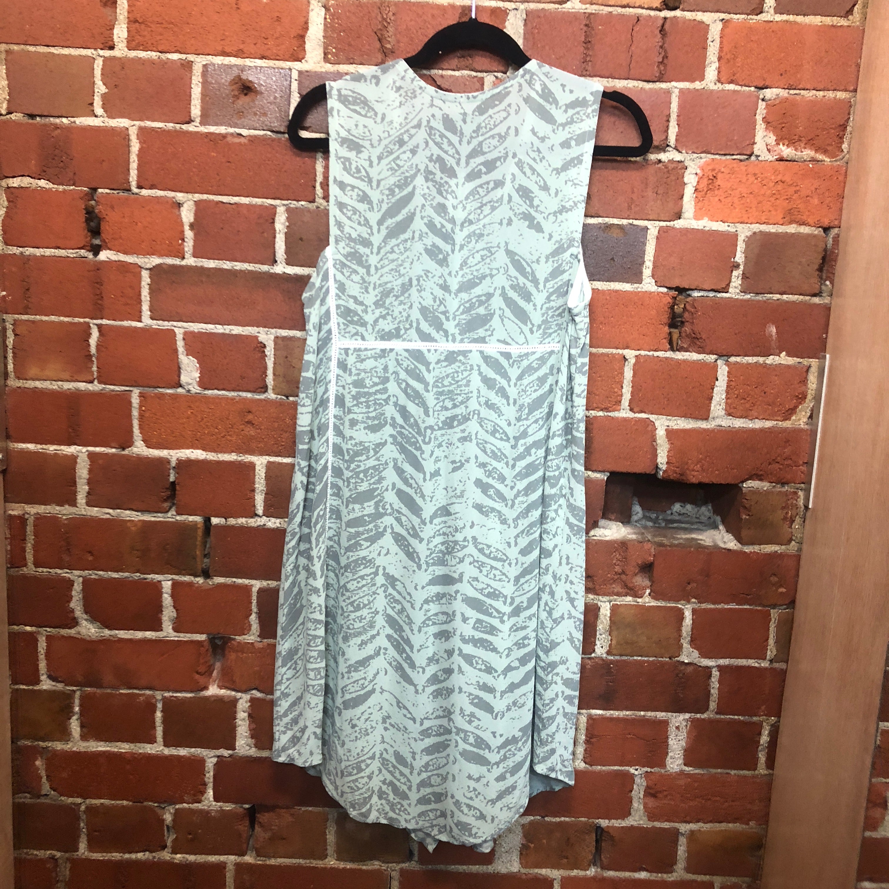 NOM-D leaf print crepe dress