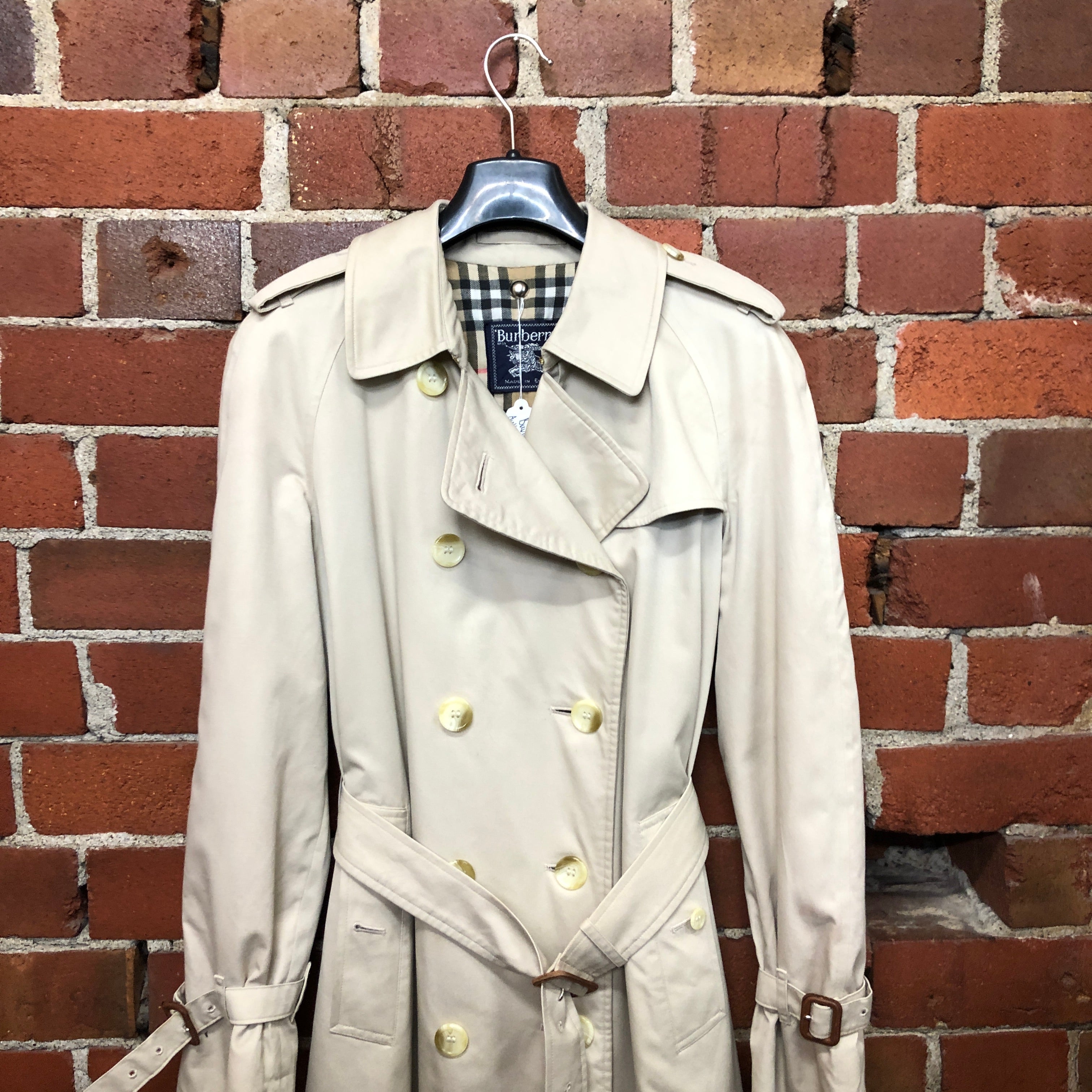 BURBERRY Classic trench coat