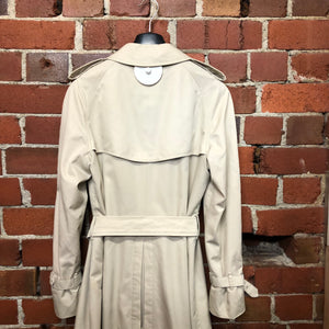 BURBERRY Classic trench coat