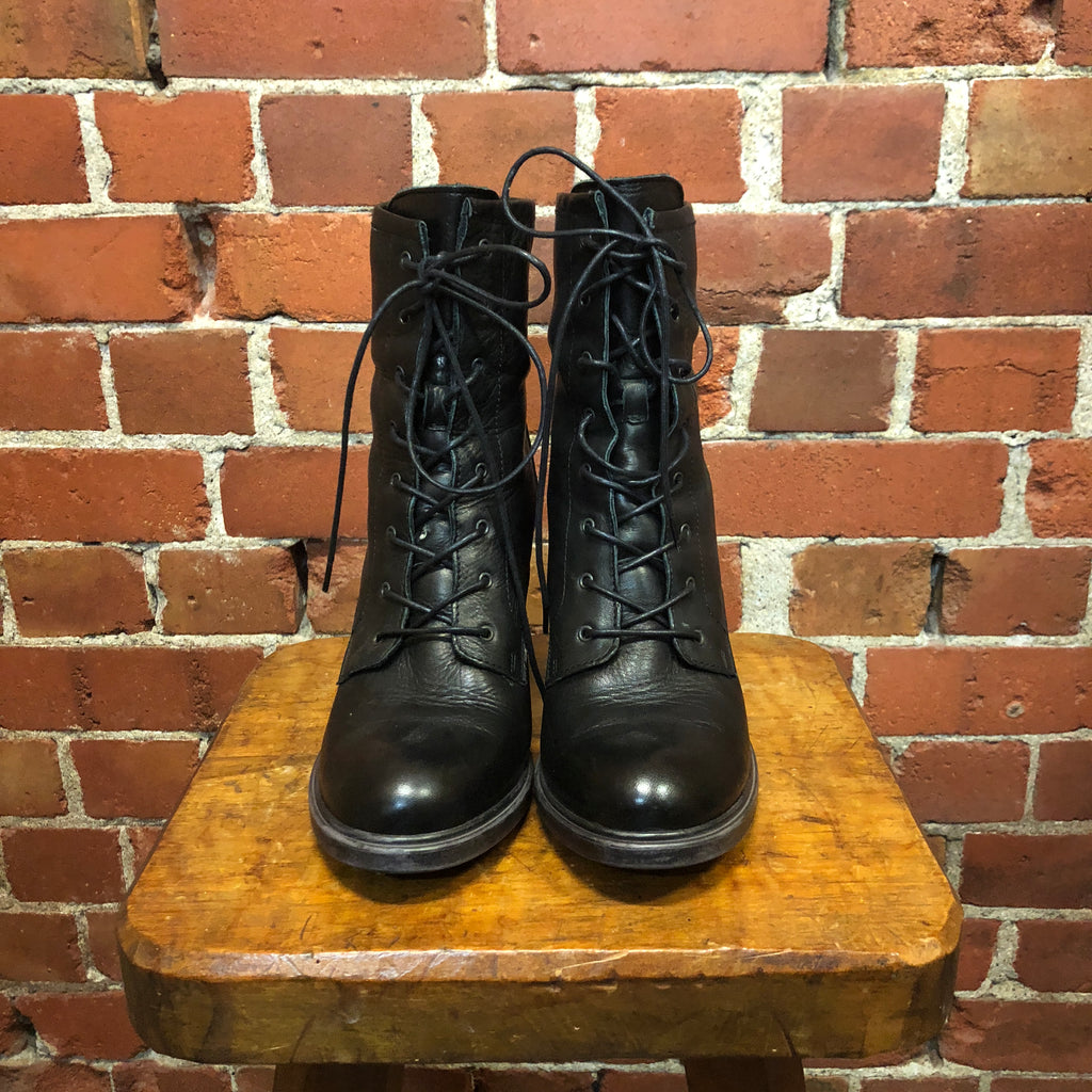 BULLDOG lace up leather boots 39