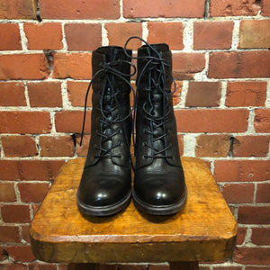 BULLDOG lace up leather boots 39