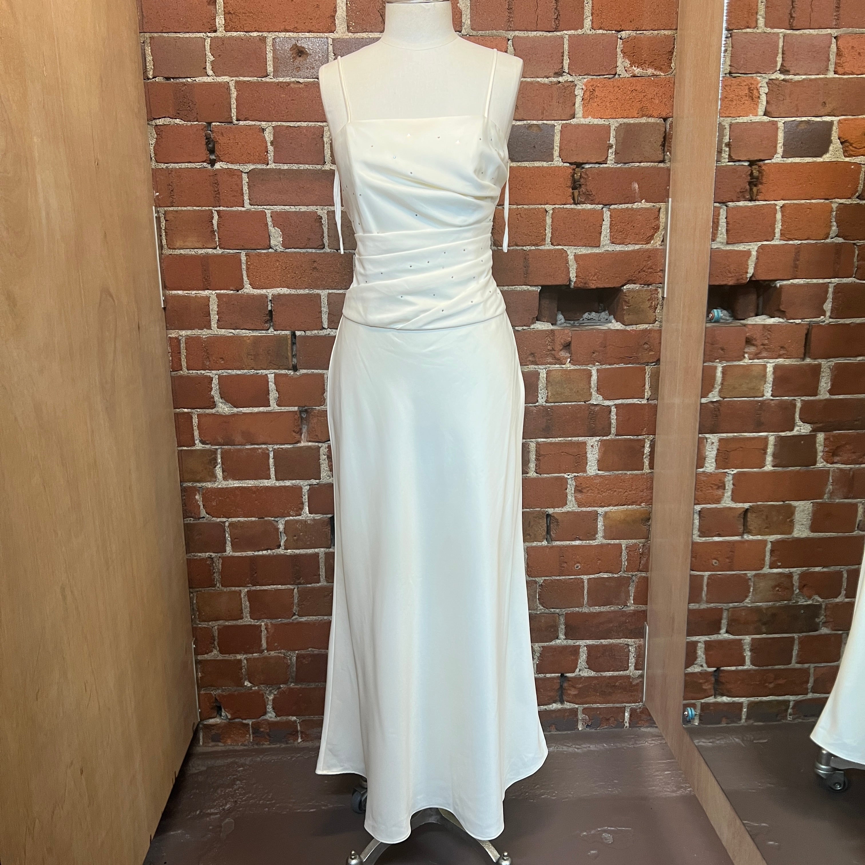 Y2K 2-piece ball gown Wellington Hunters and Collectors Y2K 2-piece ball gown Wellington Hunters and Collectors