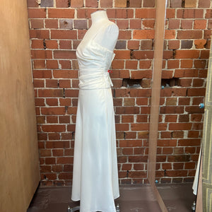 Y2K 2-piece ball gown Wellington Hunters and Collectors Y2K 2-piece ball gown Wellington Hunters and Collectors