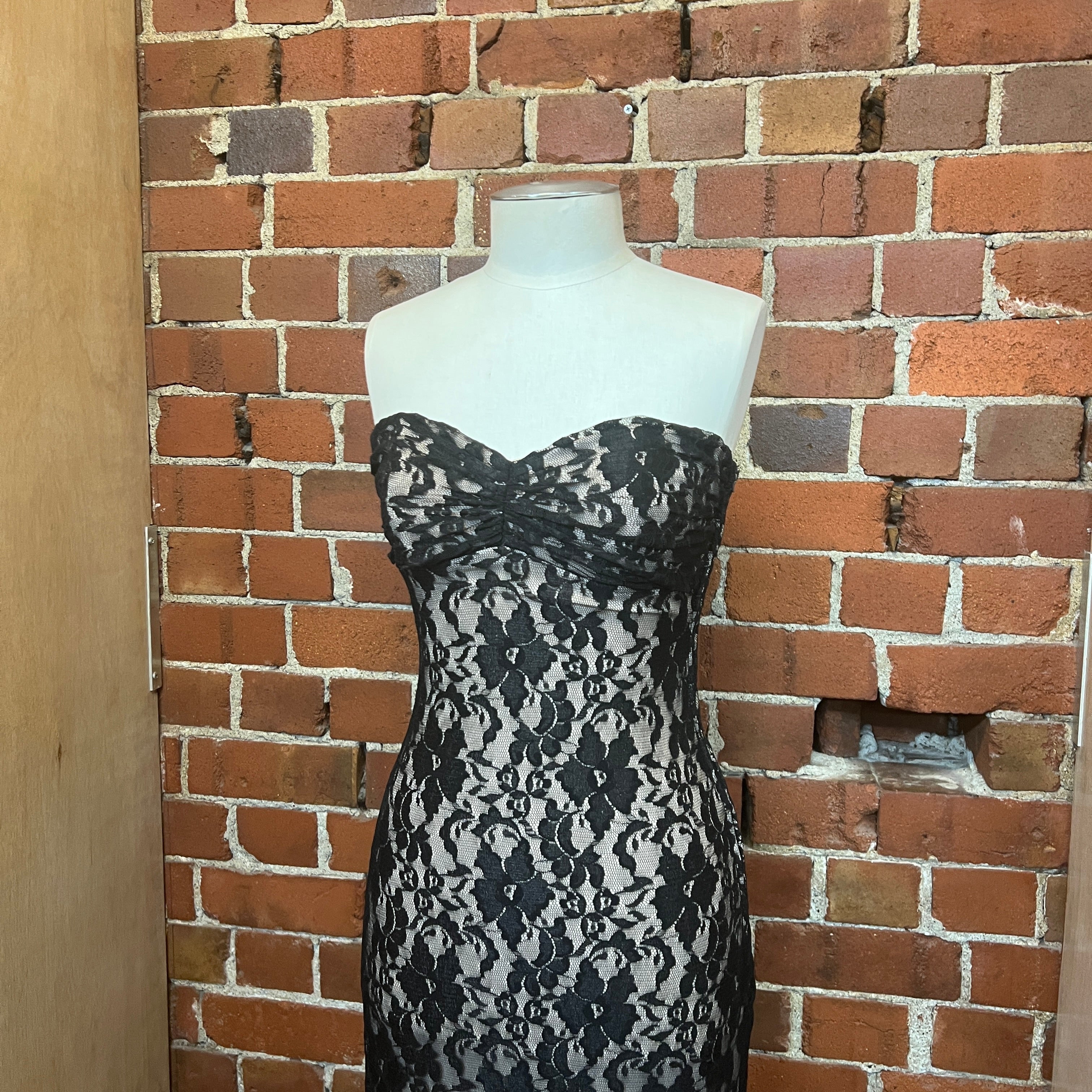 USA Designer bustiere lace gown
