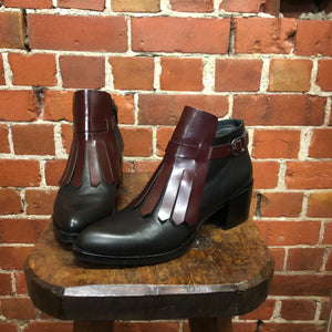 ITALIAN leather ankle boots 37