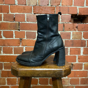 ANN DEMEULEMEESTER leather ankle boots 40