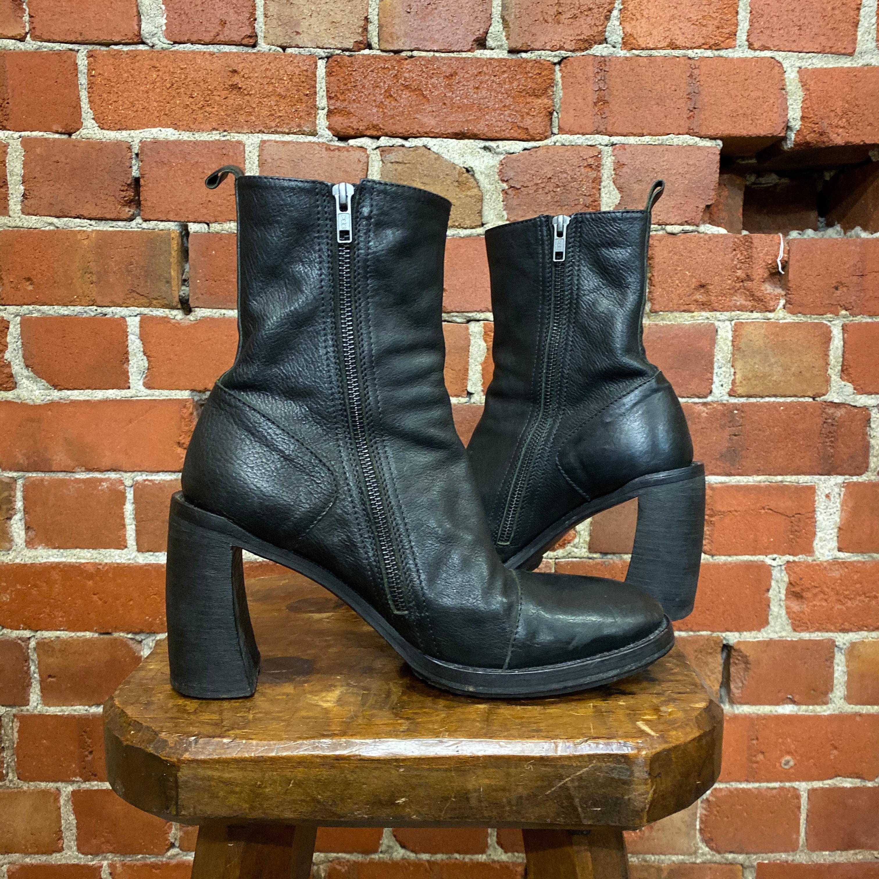 ANN DEMEULEMEESTER leather ankle boots 40