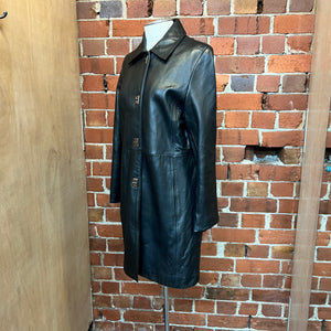 USA DESIGNER leather coat with cool clasps