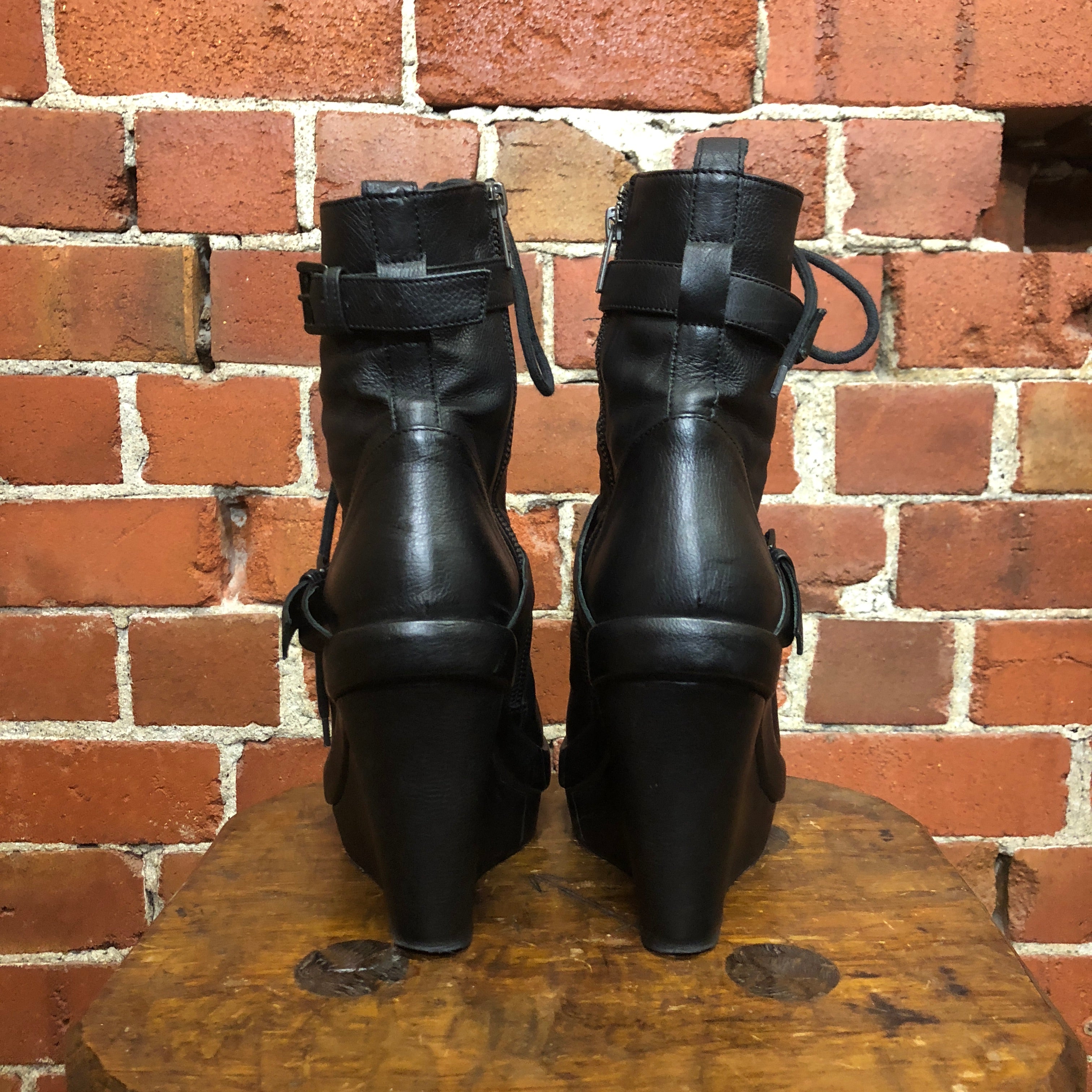ANN DEMEULEMEESTER lace up boots38.5