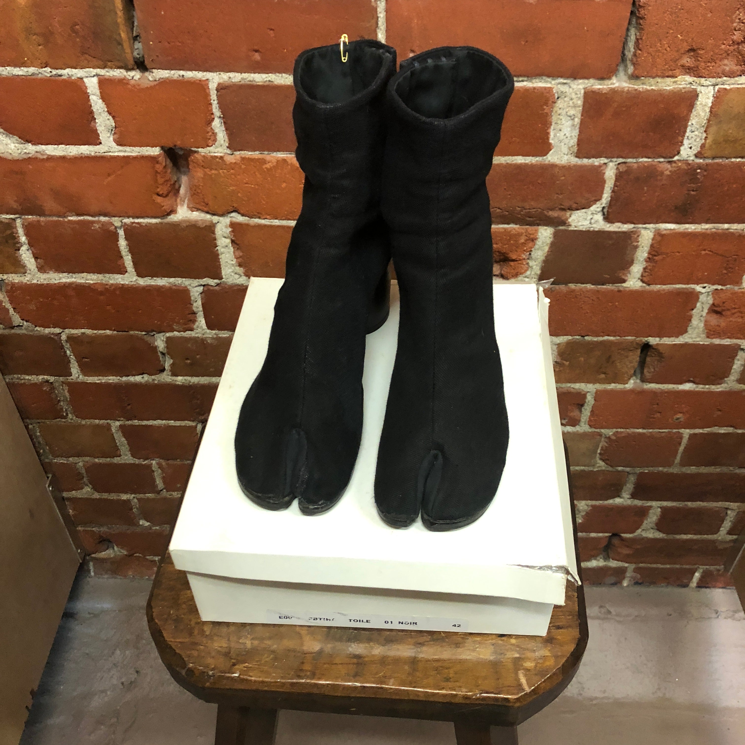 MARGIELA early 2000s Tabi boots 42